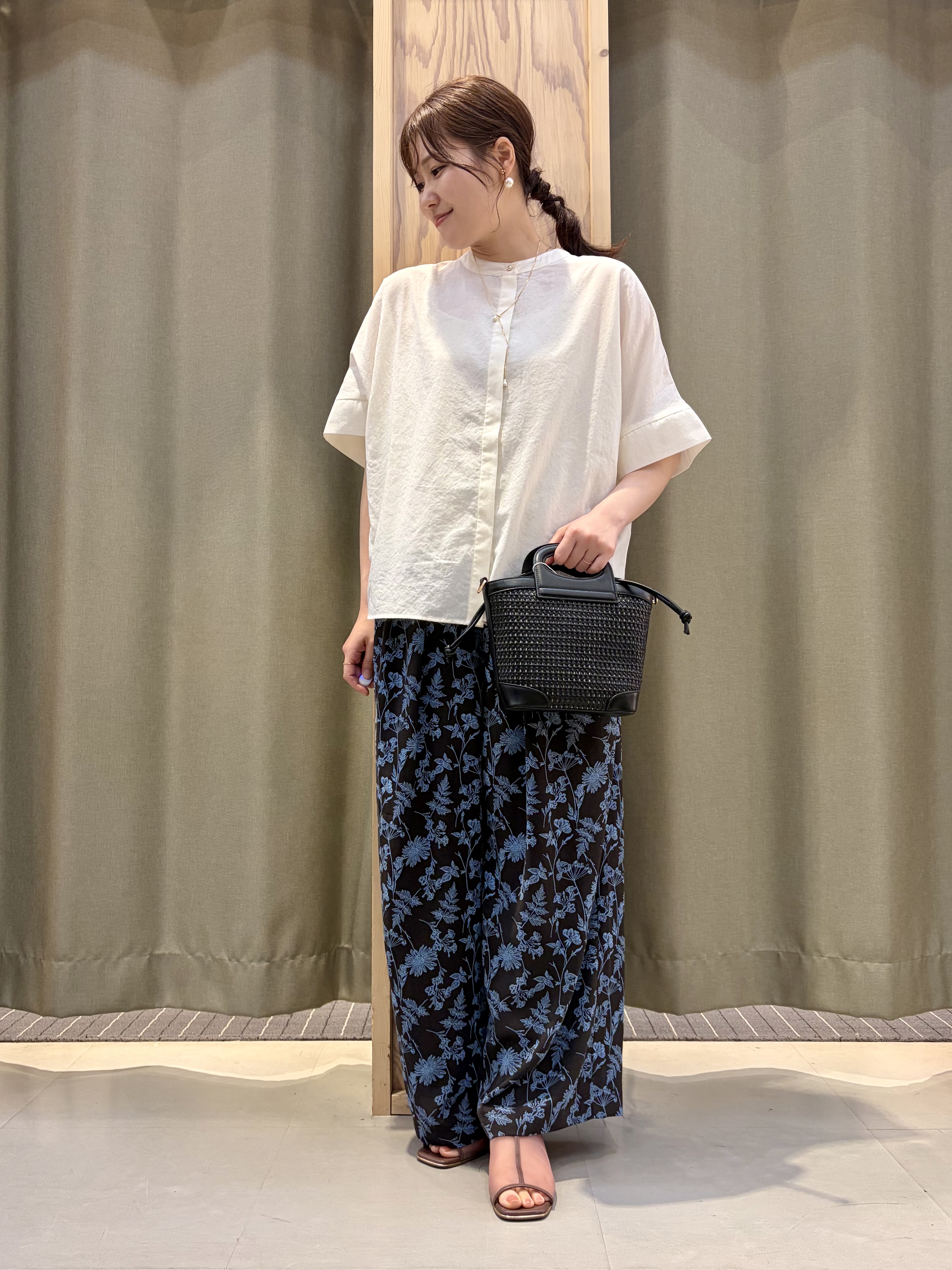 ころさんの「THE SHOP TK｜【高レビュー/体型カバー】さらっと快適 ドルマン5分袖ブラウス」を使ったコーディネート
