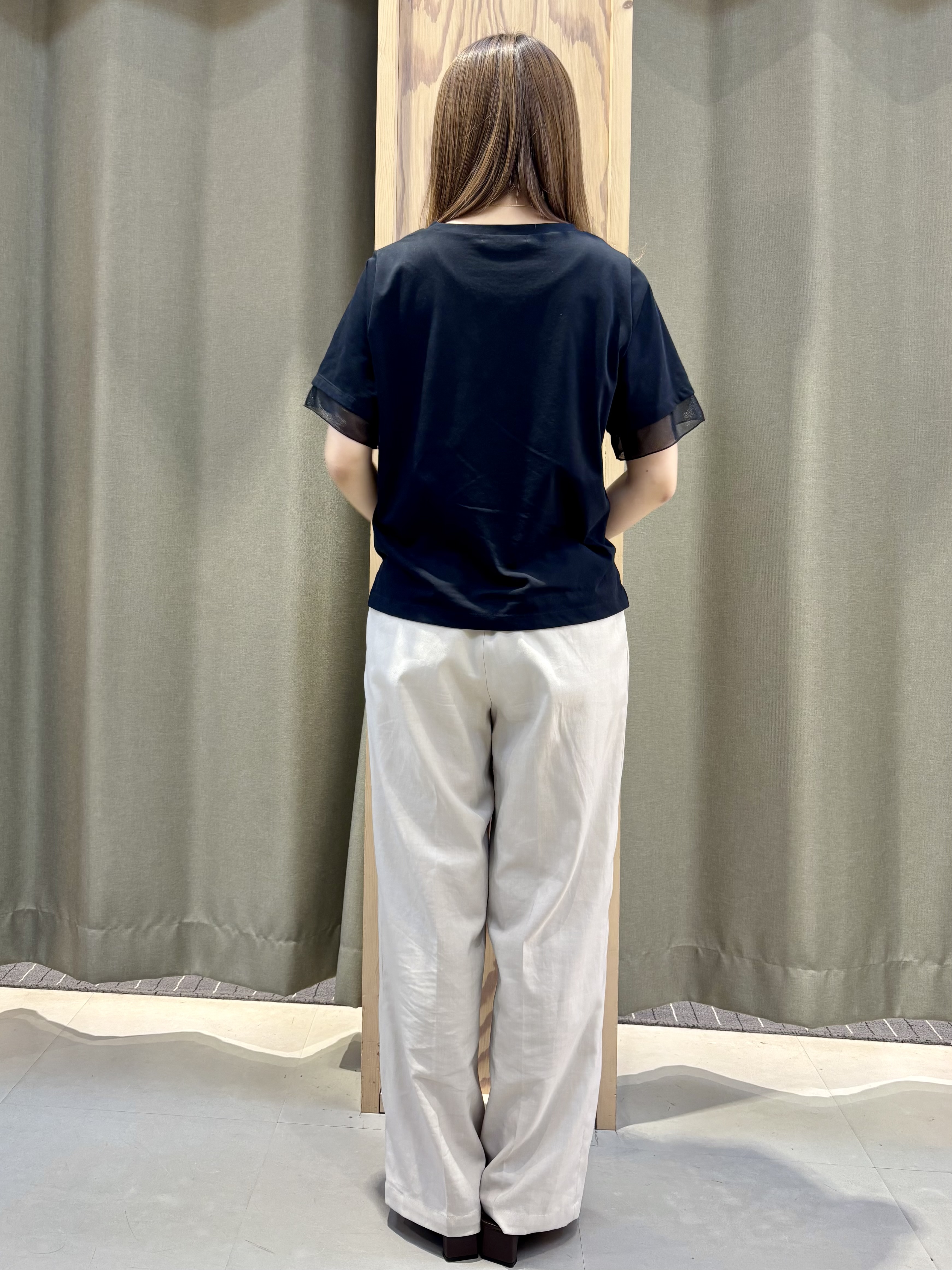HaNeさんの「THE SHOP TK｜【M-XL/ひんやり】上品な透け感 袖口シアーTシャツ」を使ったコーディネート
