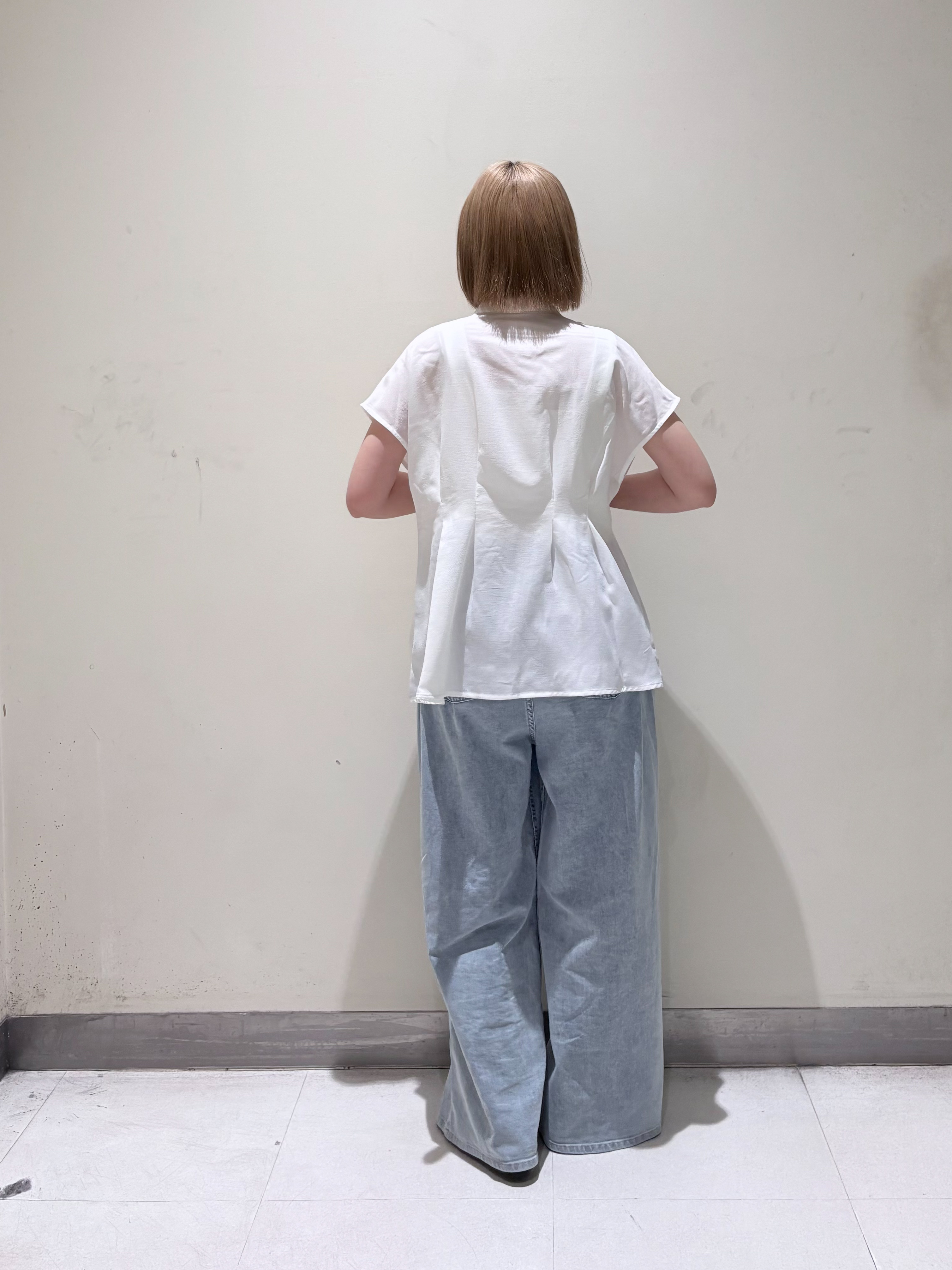 みきちぃさんの「OPAQUE.CLIP｜【接触冷感／吸水速乾】リネンライク タックフレンチスリーブブラウス《洗濯機OK》」を使ったコーディネート