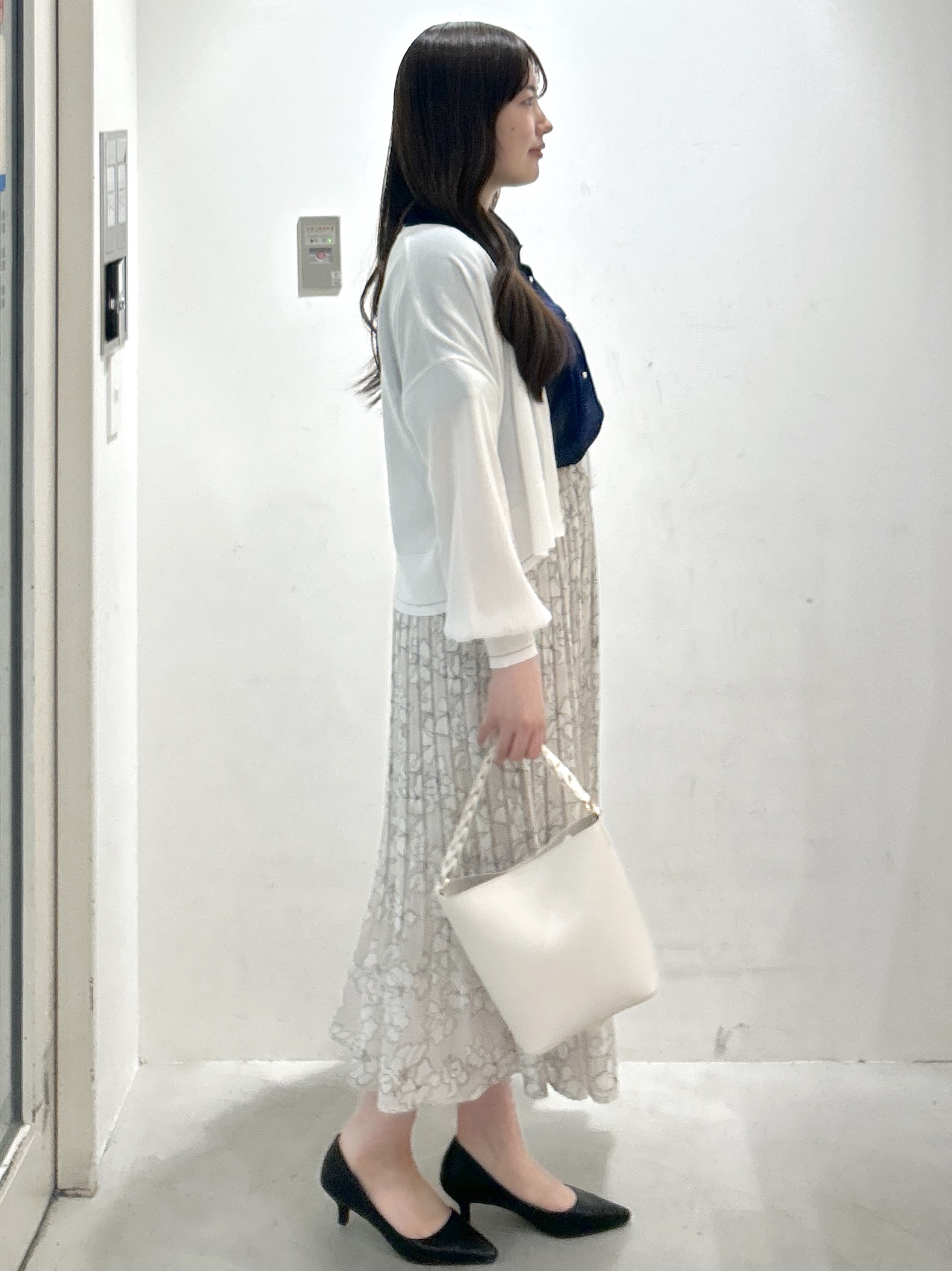 sayaさんの「OPAQUE.CLIP｜【接触冷感】シアーショートトッパーカーディガン《洗濯機OK／抗ピル》」を使ったコーディネート