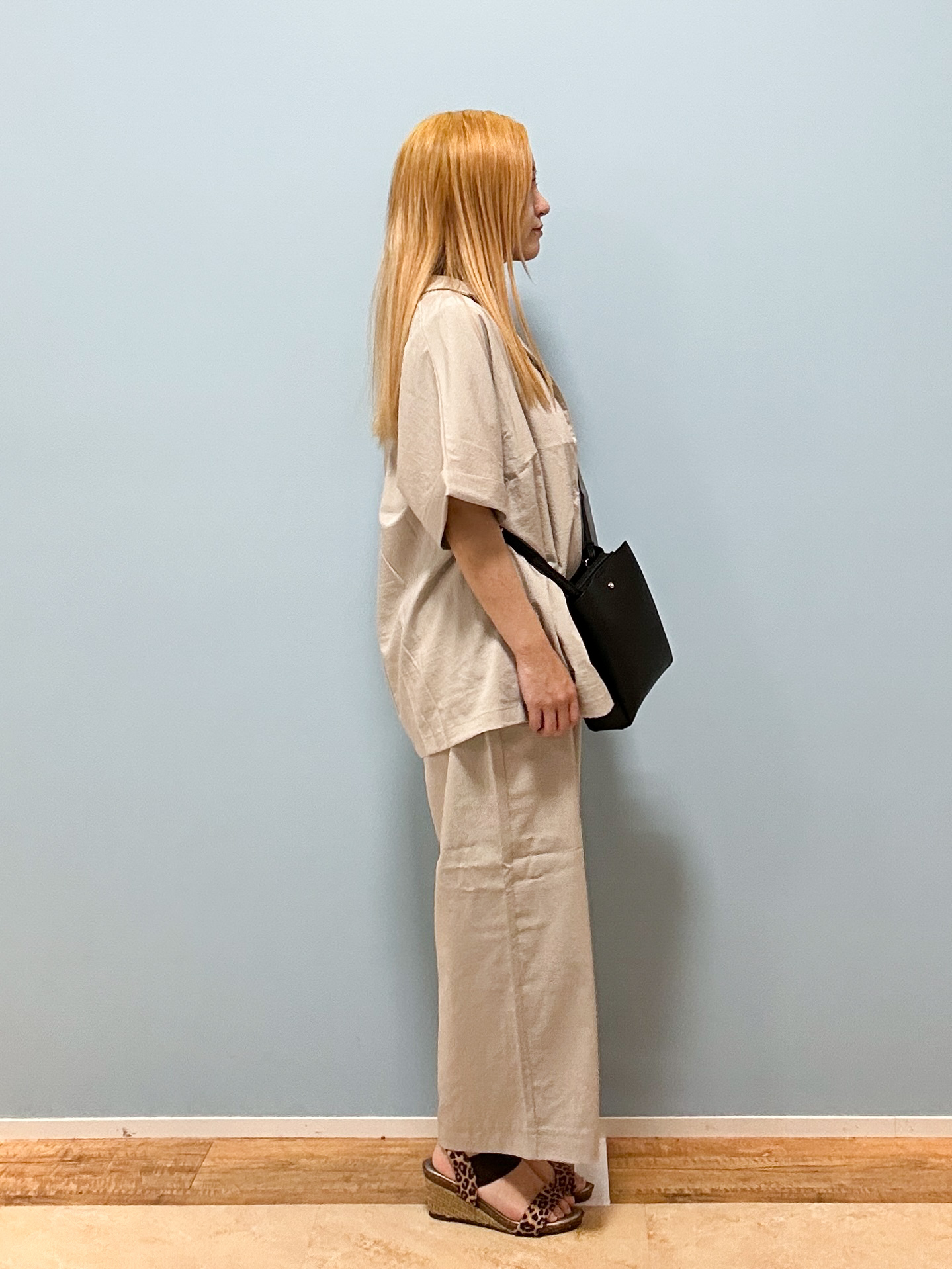 mikoさんの「SHOO･LA･RUE｜【ひんやり/S-LL】1枚でインせず決まる きらきらビスチェ風Tシャツ」を使ったコーディネート