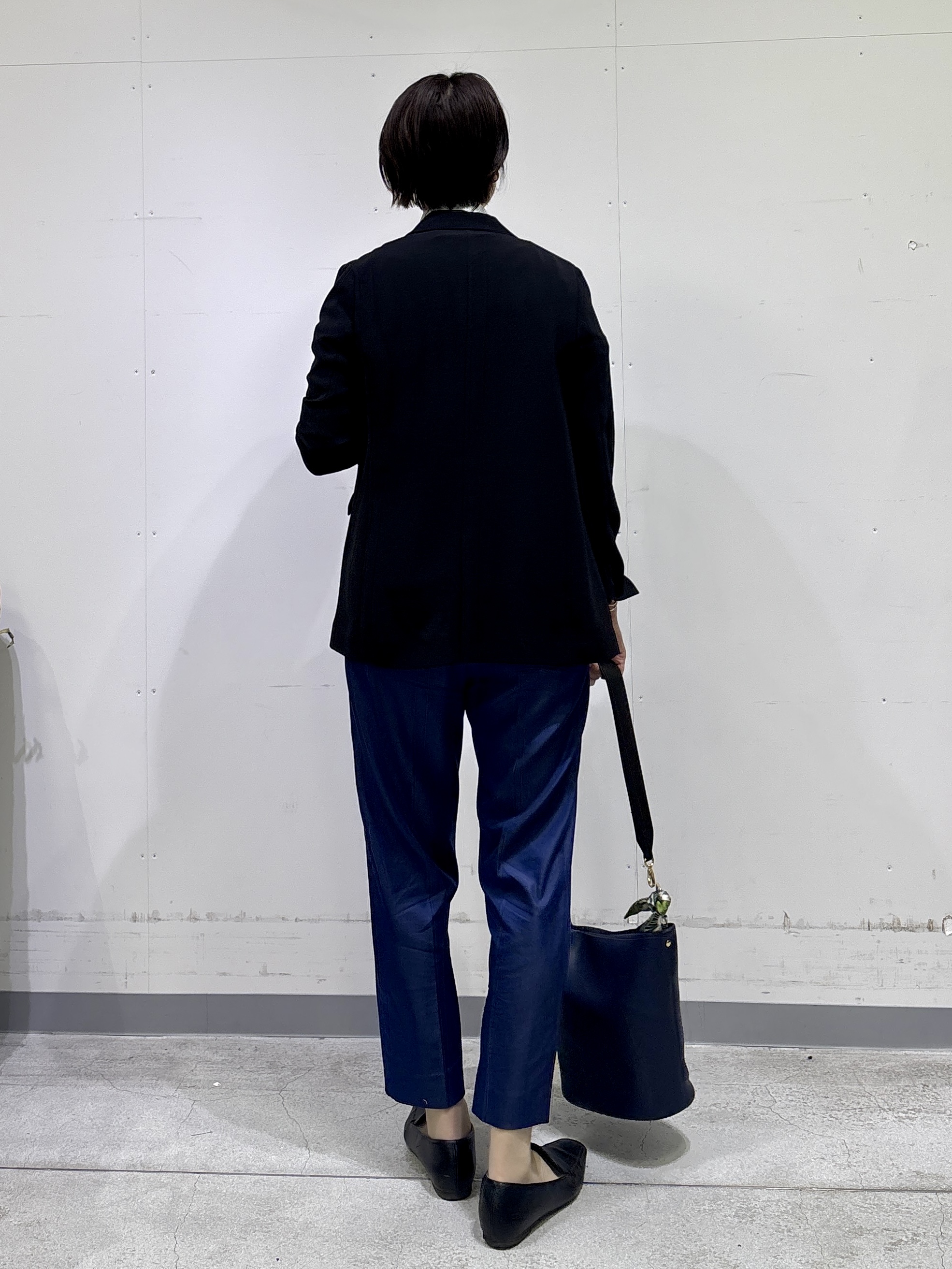 yuriさんの「INDIVI｜【洗える／UVケア／SETUP可能】デニムライク ランタン袖ブラウス」を使ったコーディネート