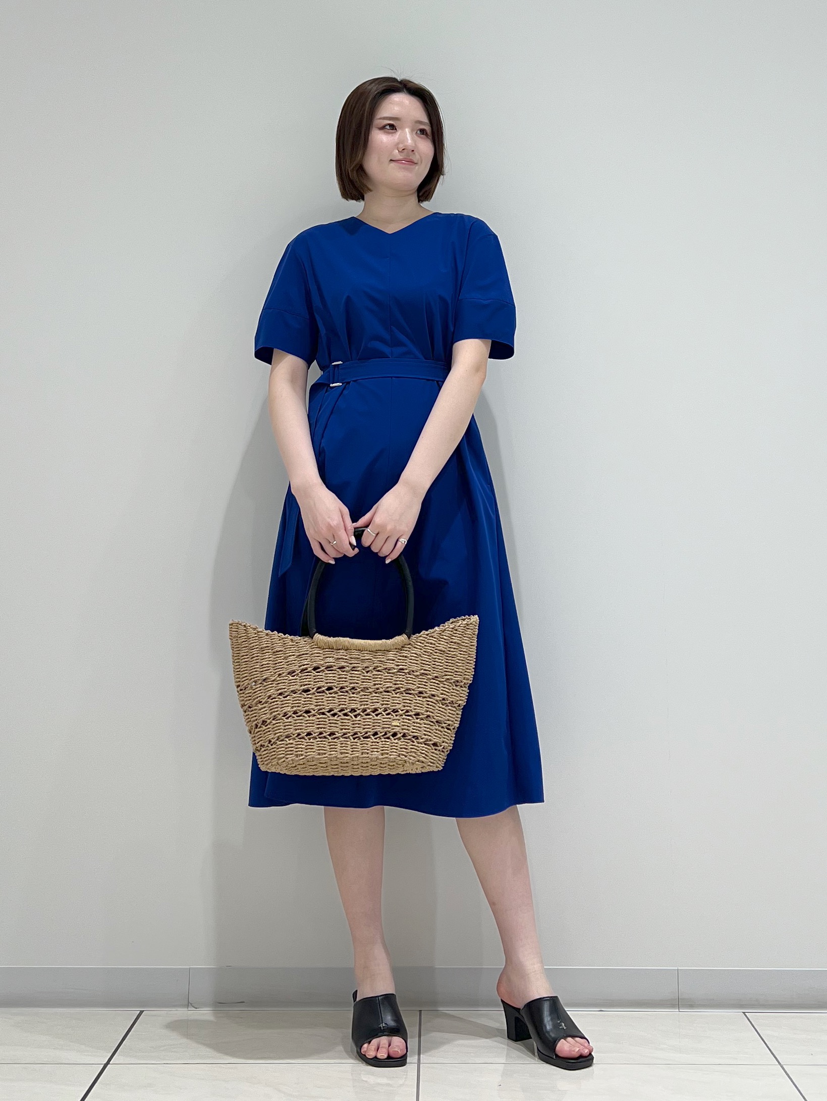 T.Kさんの「INDIVI｜【撥水／UVケア／SETUP可能】軽量ベルト付きAラインワンピース」を使ったコーディネート