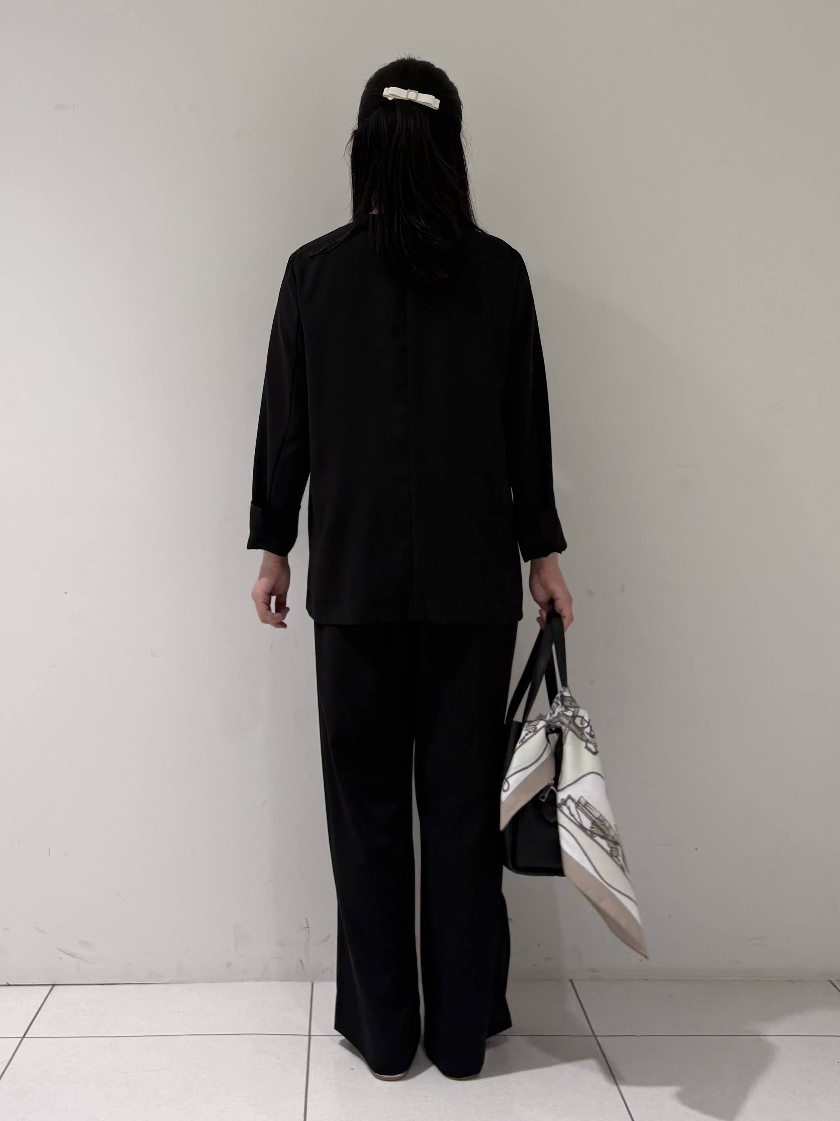 momokoさんの「INDIVI｜【さらに軽く軽快！／着る日傘】ノーカラージャケット」を使ったコーディネート