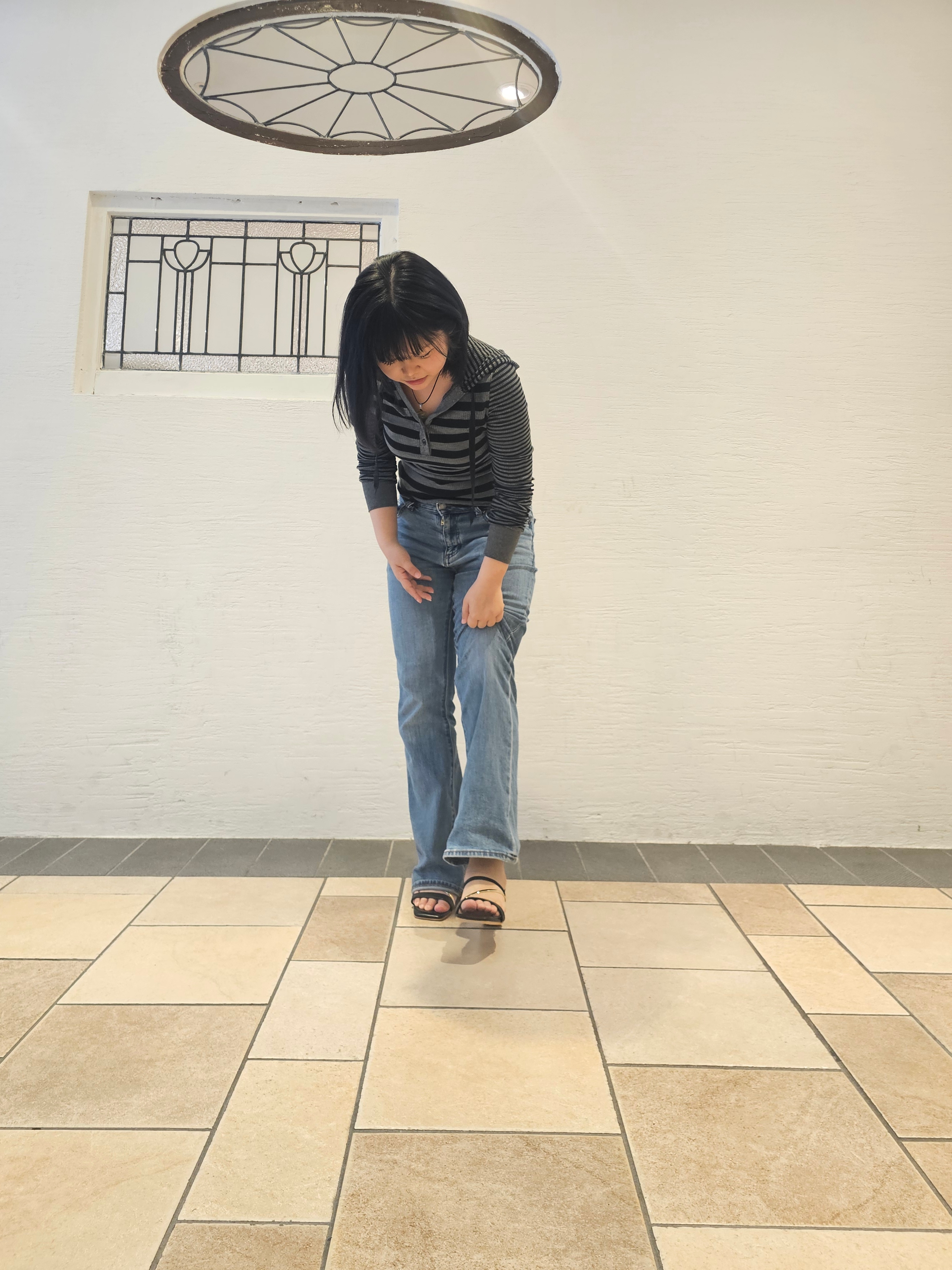 ayaneさんの「ESPERANZA｜ゴールドラインプレートヒールミュール」を使ったコーディネート