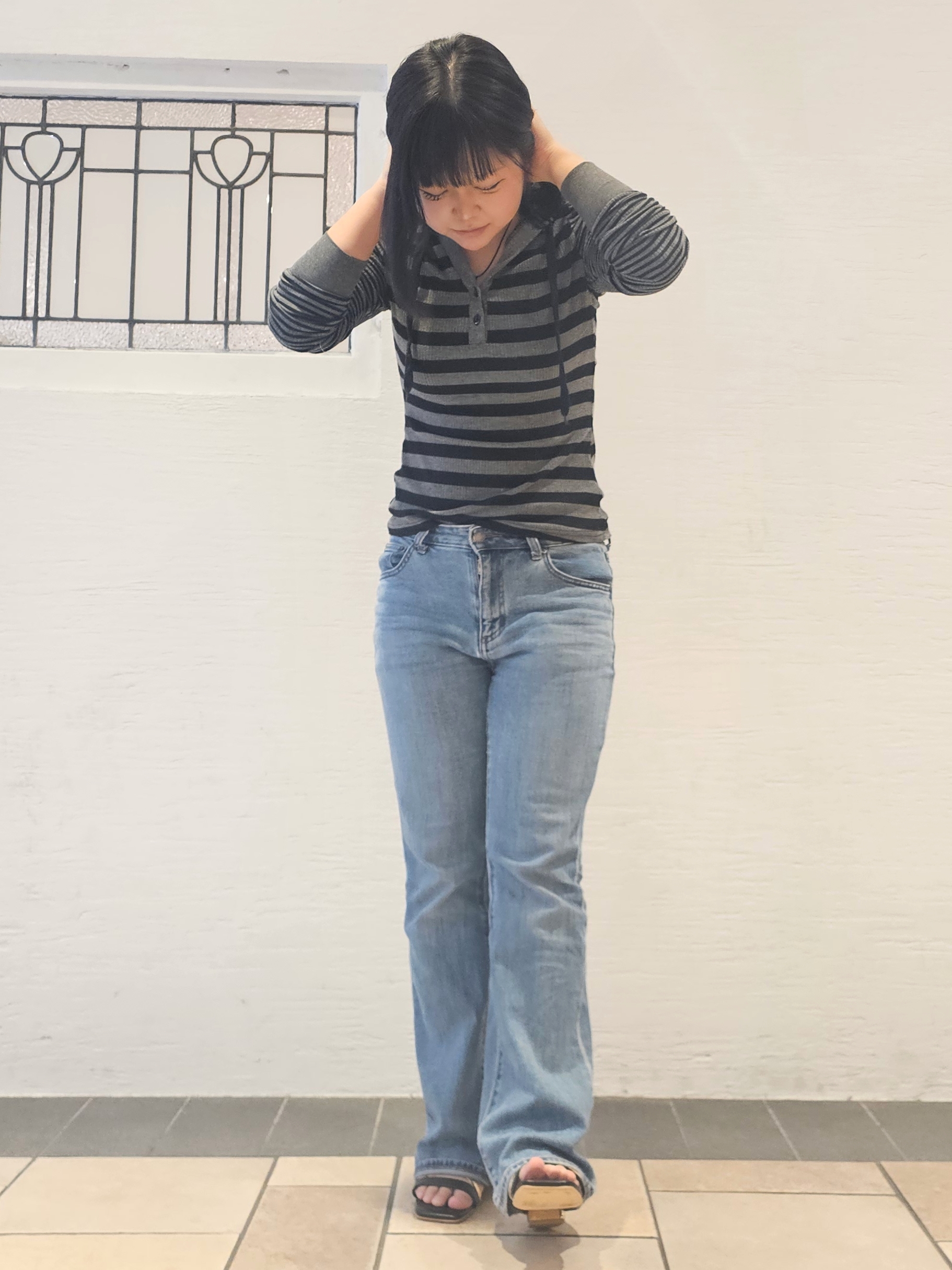 ayaneさんの「ESPERANZA｜ゴールドラインプレートヒールミュール」を使ったコーディネート