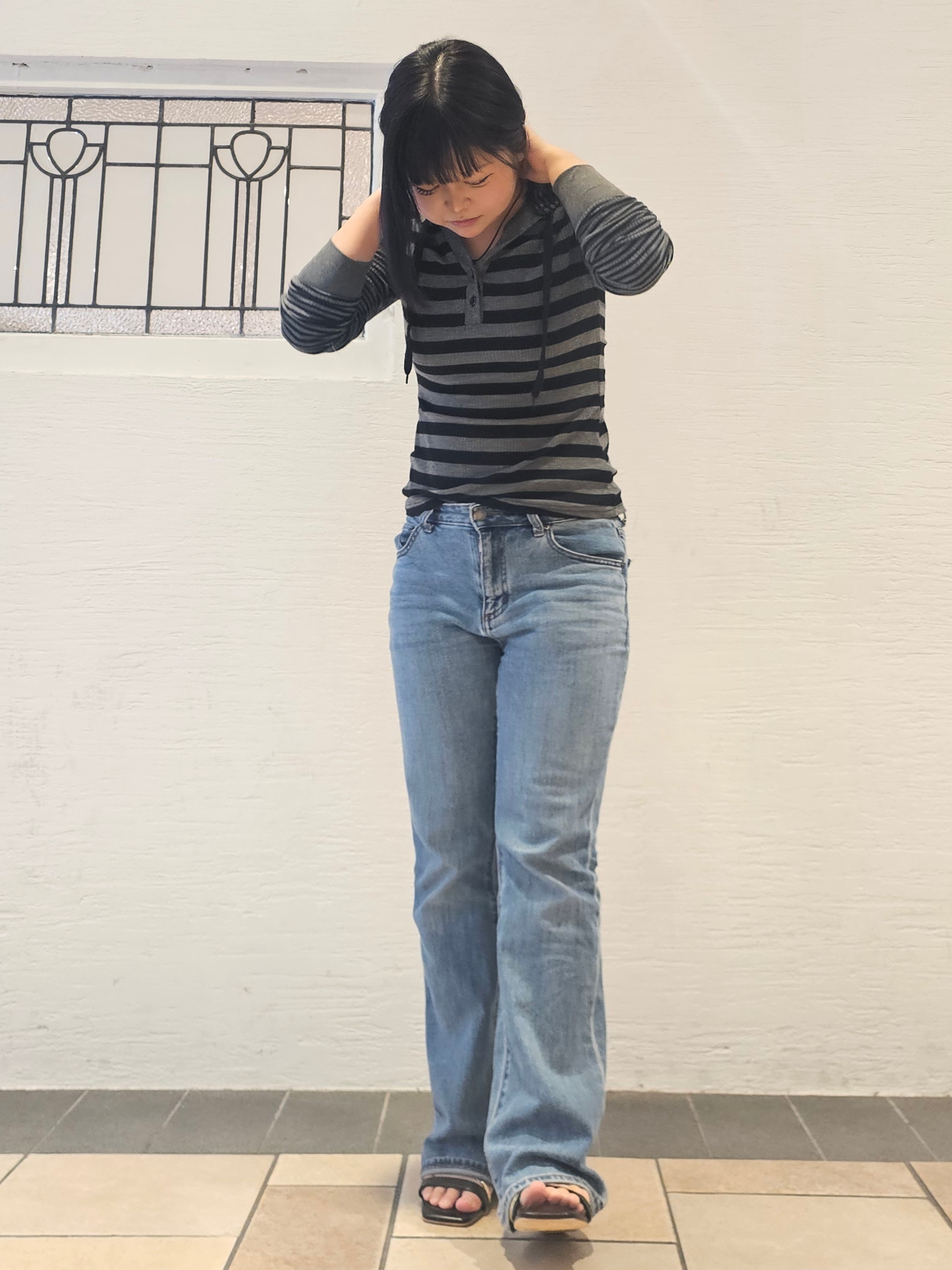 ayaneさんの「ESPERANZA｜ゴールドラインプレートヒールミュール」を使ったコーディネート