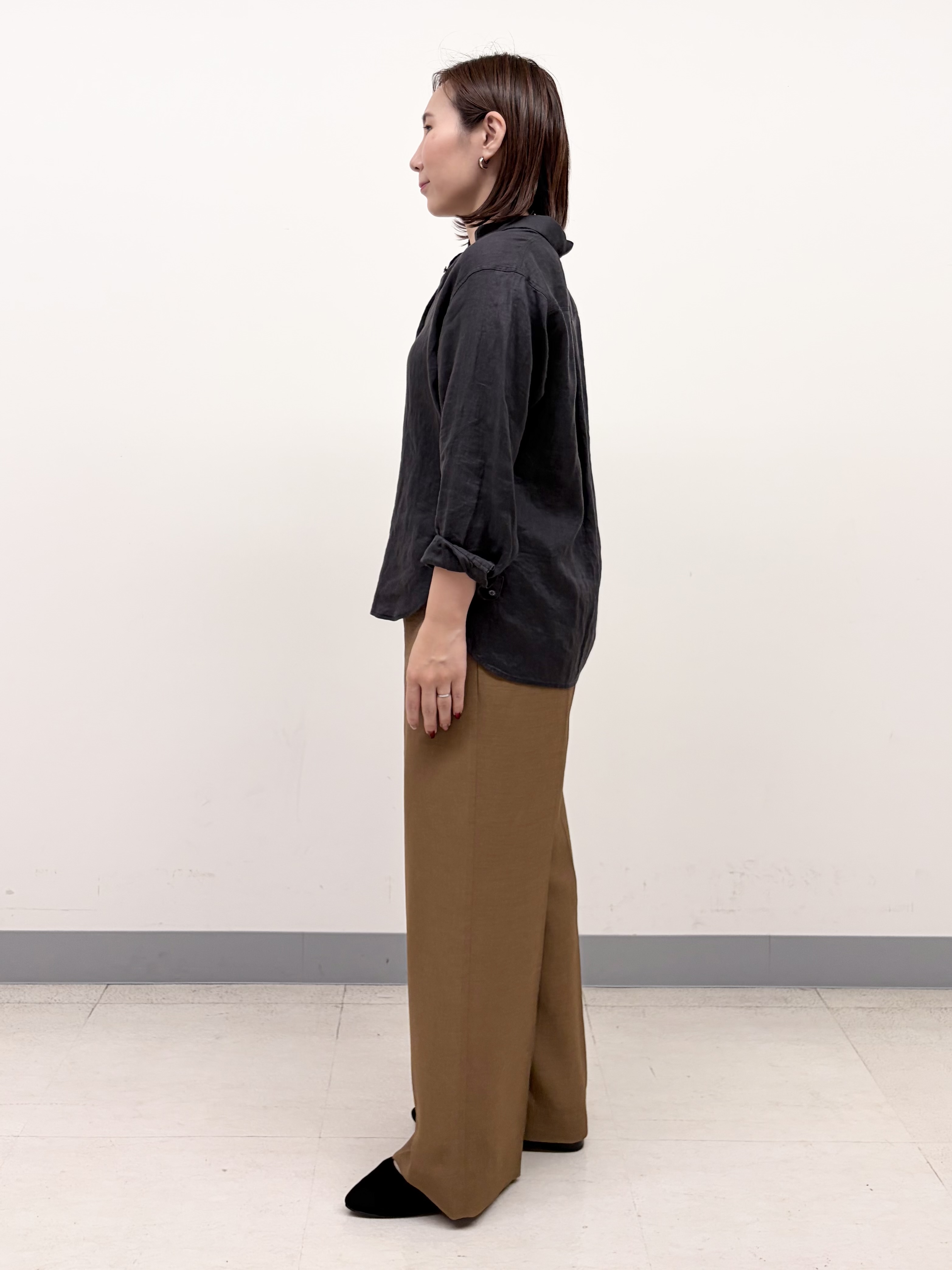YUKARIさんの「INDIVI｜【接触冷感／2WAY】カシュクールリネンシャツ」を使ったコーディネート