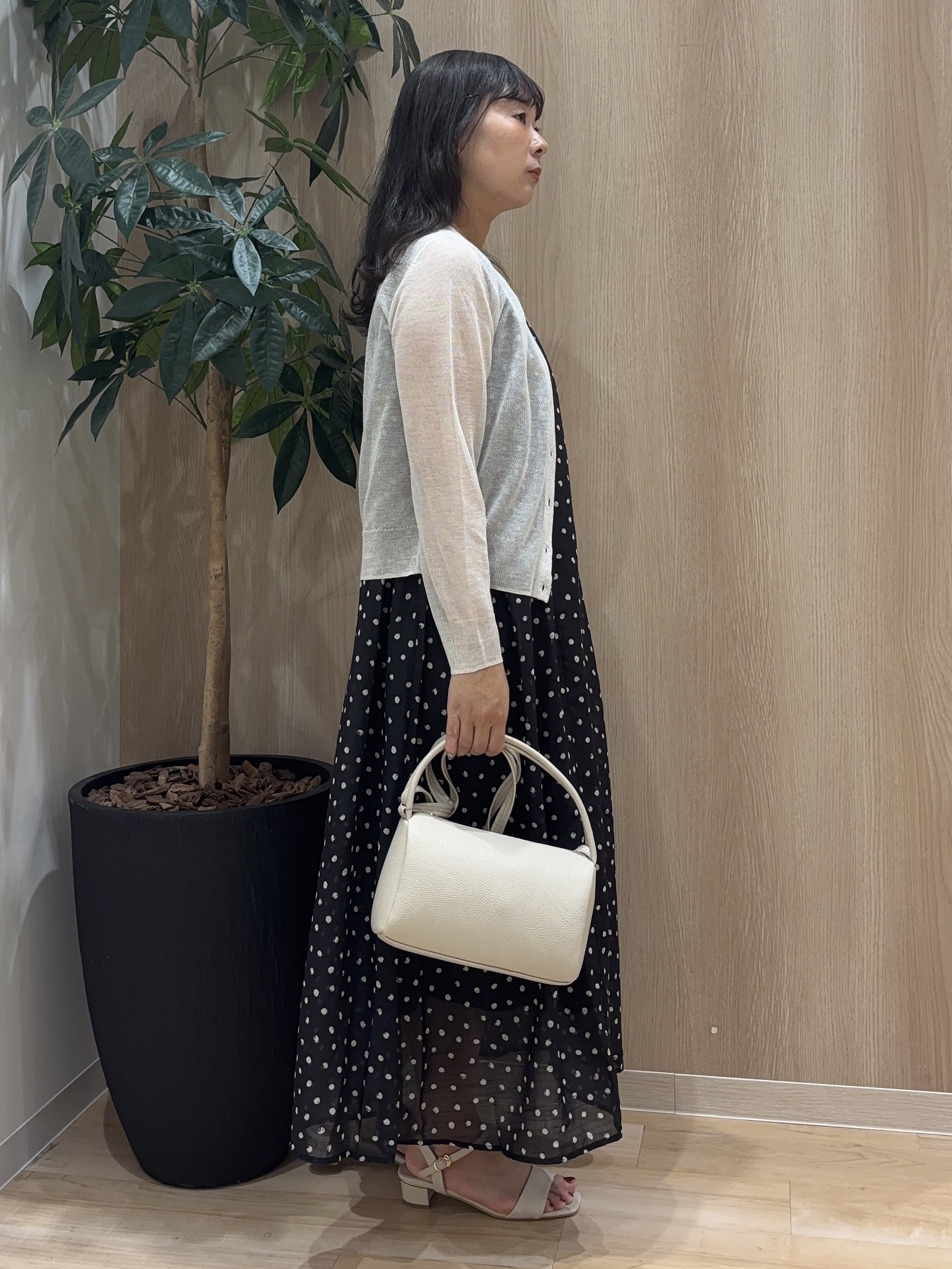 miraiさんの「grove｜高評価！【洗える/名品】大人の透け感、シアーカーディガン」を使ったコーディネート
