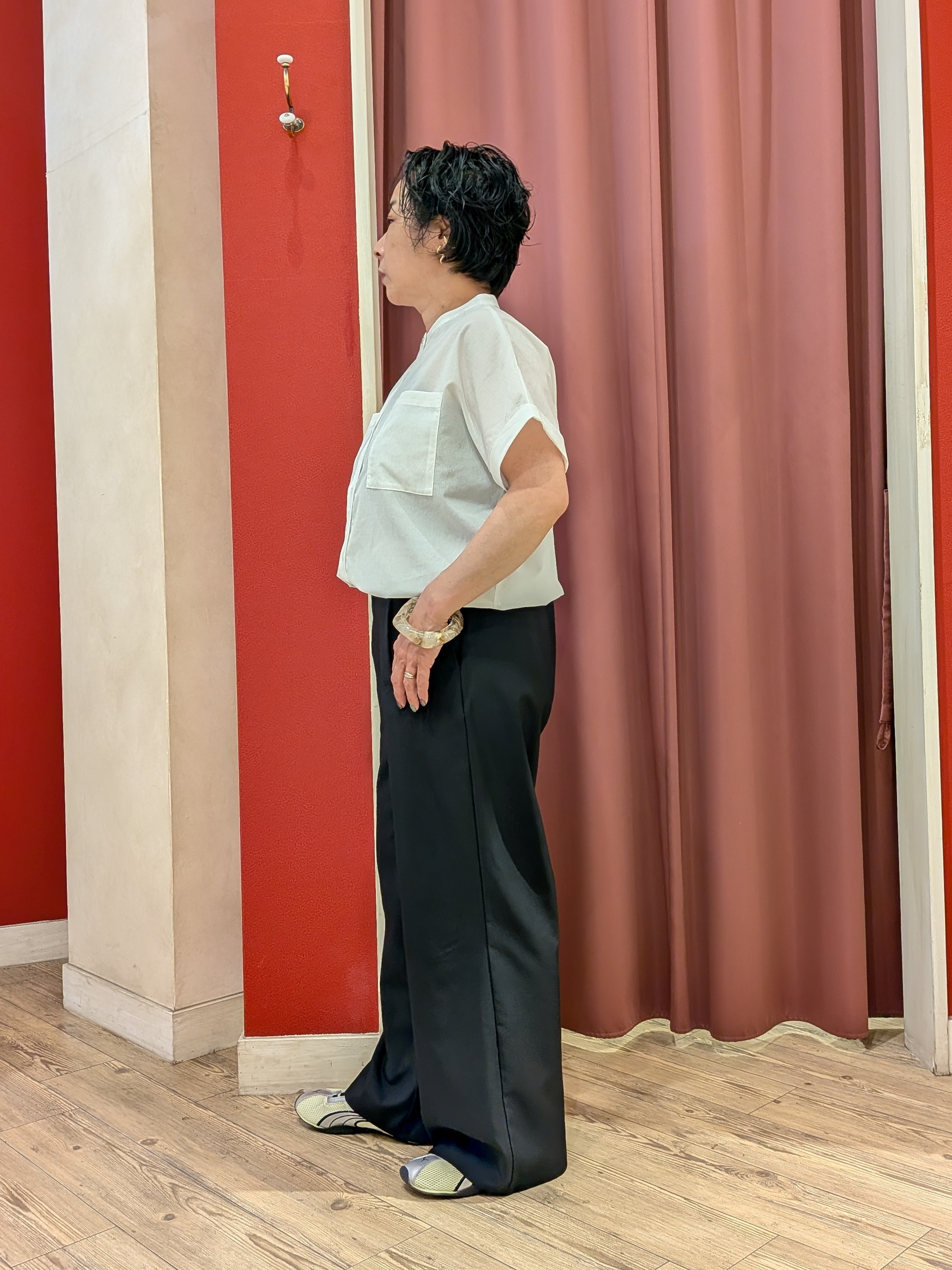 cameさんの「SHOO･LA･RUE｜【さらり快適/洗濯機可/S-LL】風が通り抜ける 半袖バンドカラーシアーシャツ」を使ったコーディネート
