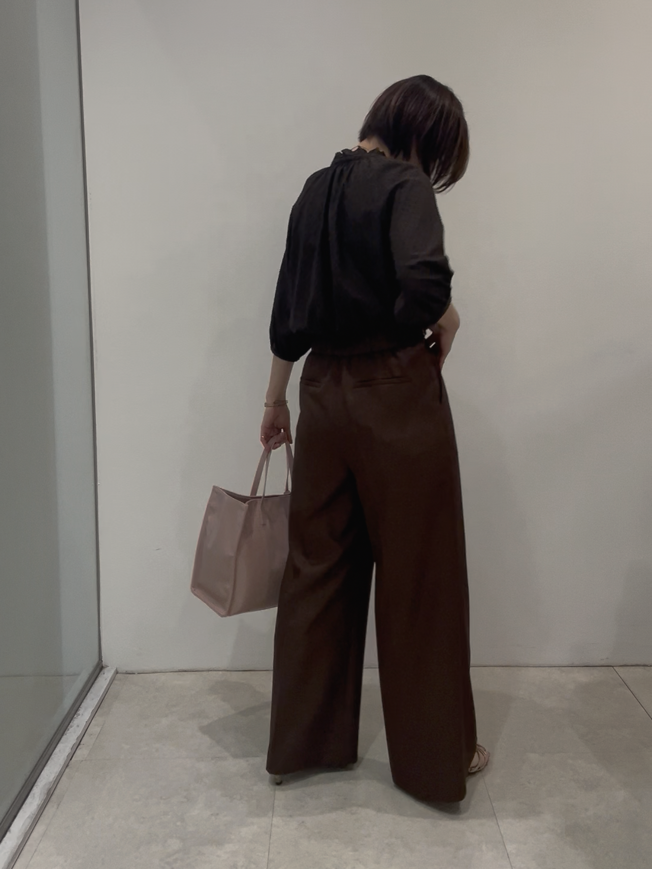 まどかさんの「UNTITLED｜フロントボタンデザインブラウス」を使ったコーディネート