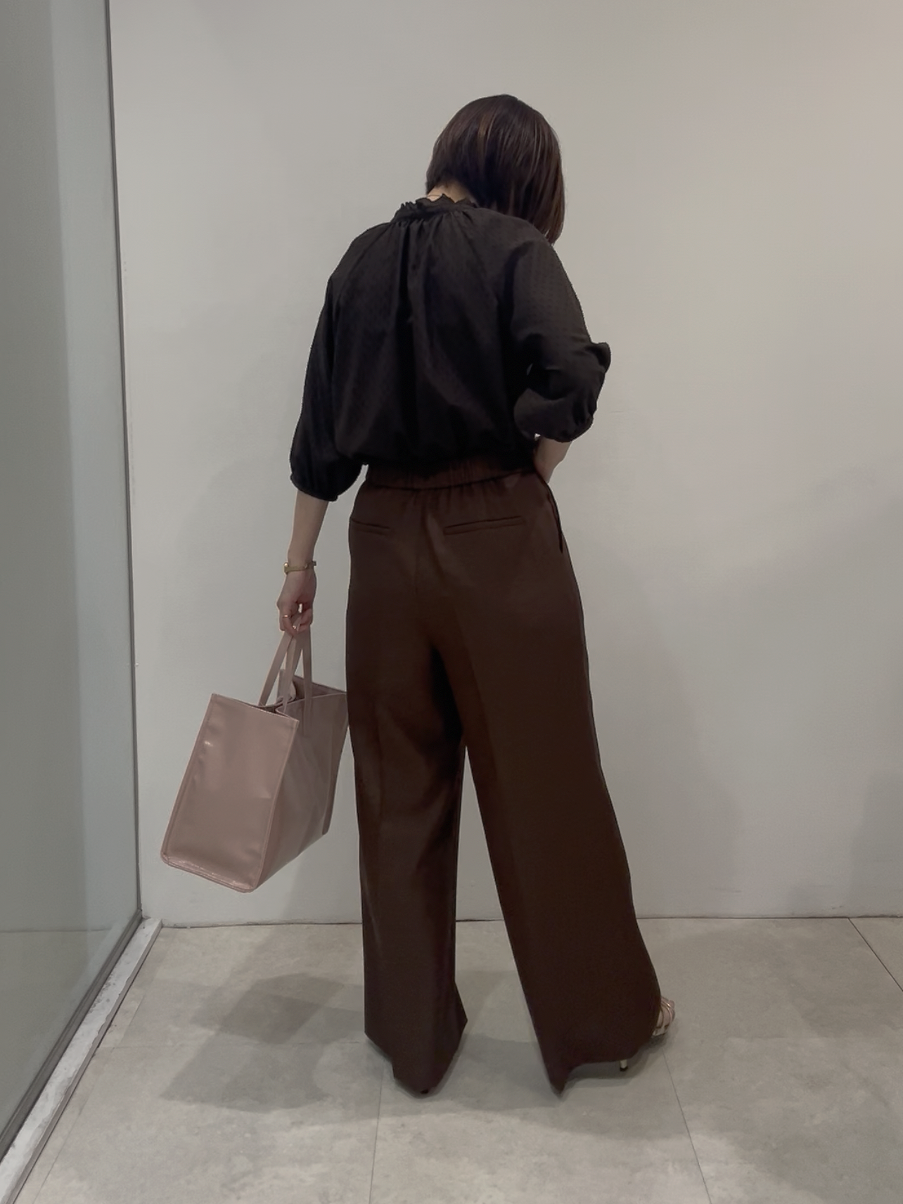 まどかさんの「UNTITLED｜フロントボタンデザインブラウス」を使ったコーディネート