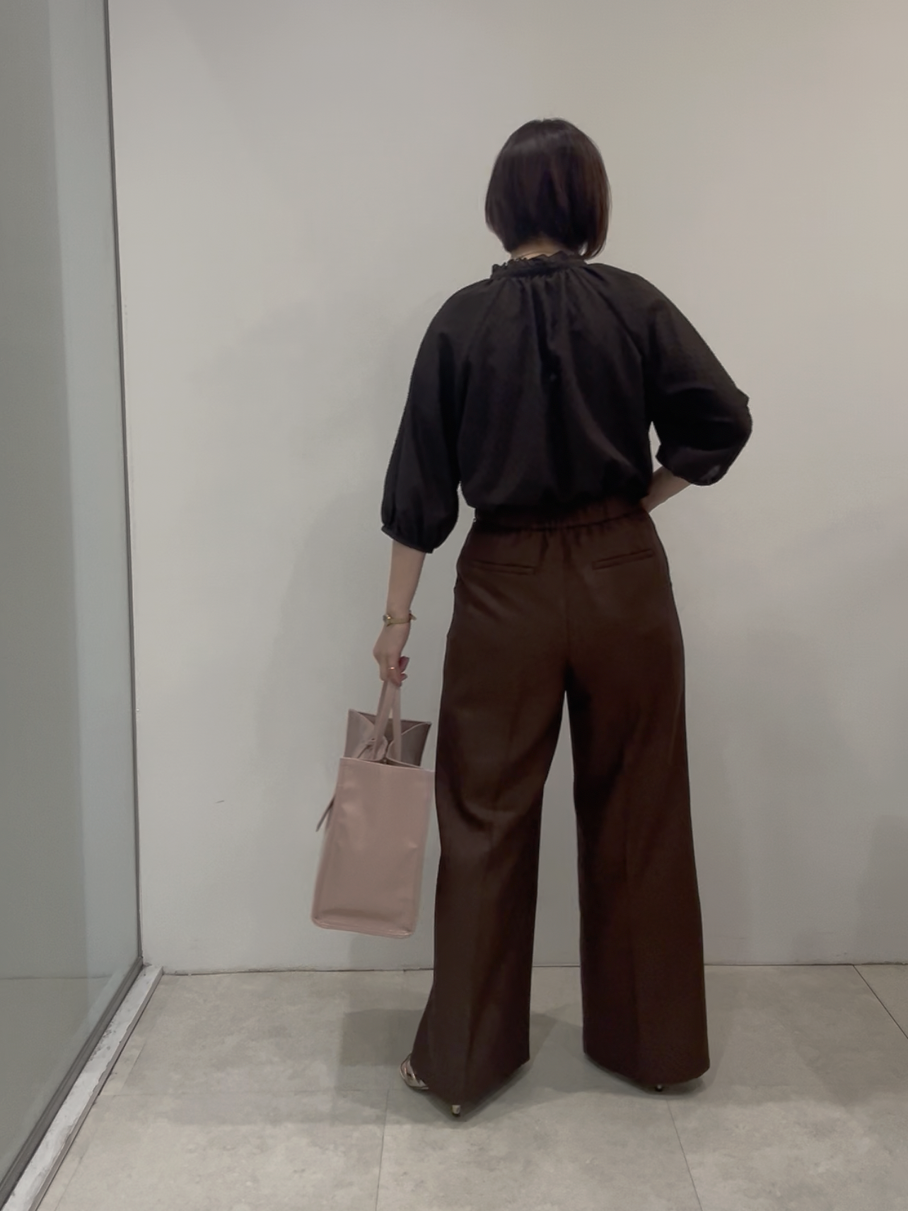まどかさんの「UNTITLED｜フロントボタンデザインブラウス」を使ったコーディネート