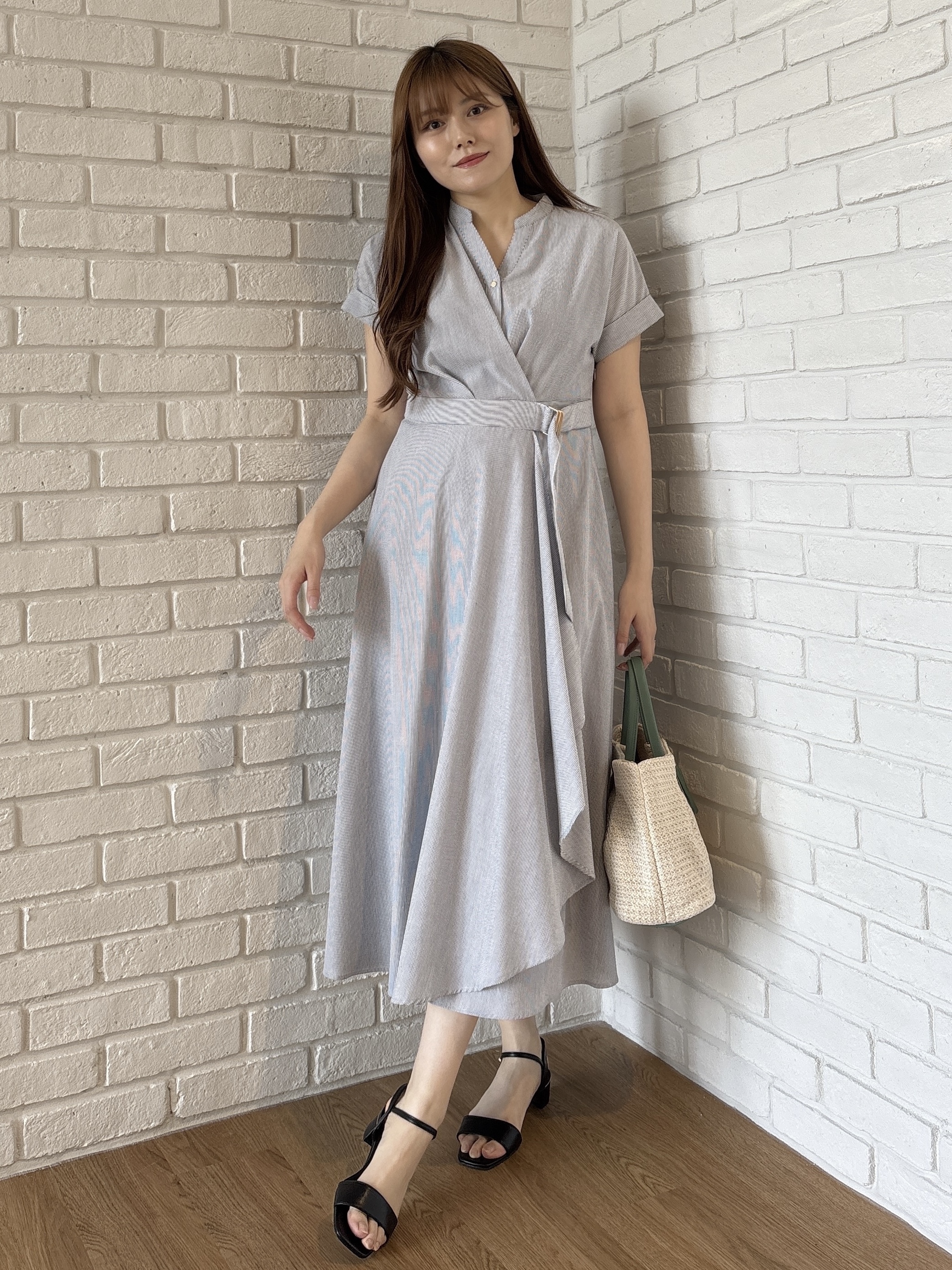 sayaさんの「grove｜【洗える】さらっと軽やか、カシュクール風サッカーワンピース」を使ったコーディネート