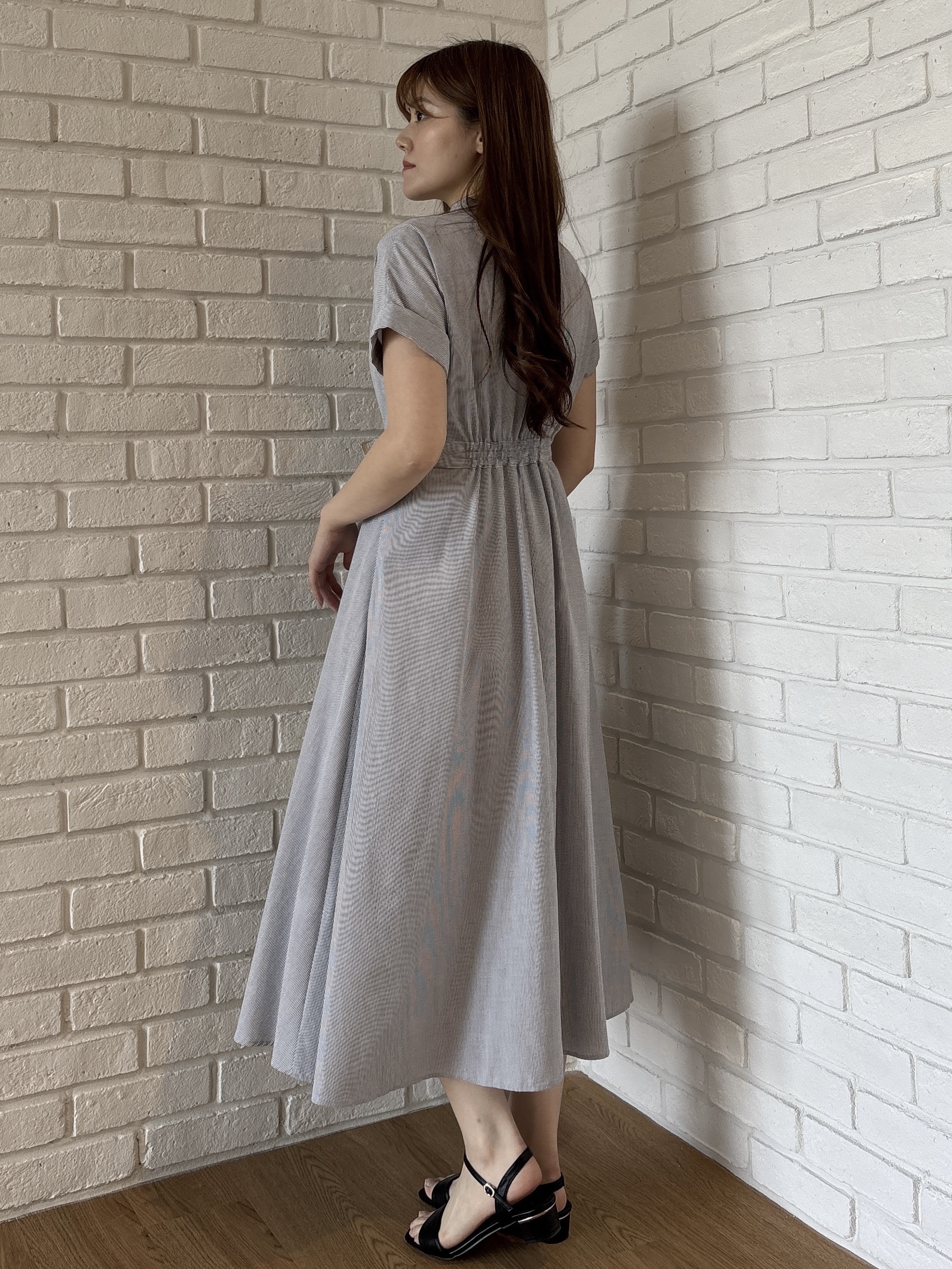 sayaさんの「grove｜【洗える】さらっと軽やか、カシュクール風サッカーワンピース」を使ったコーディネート