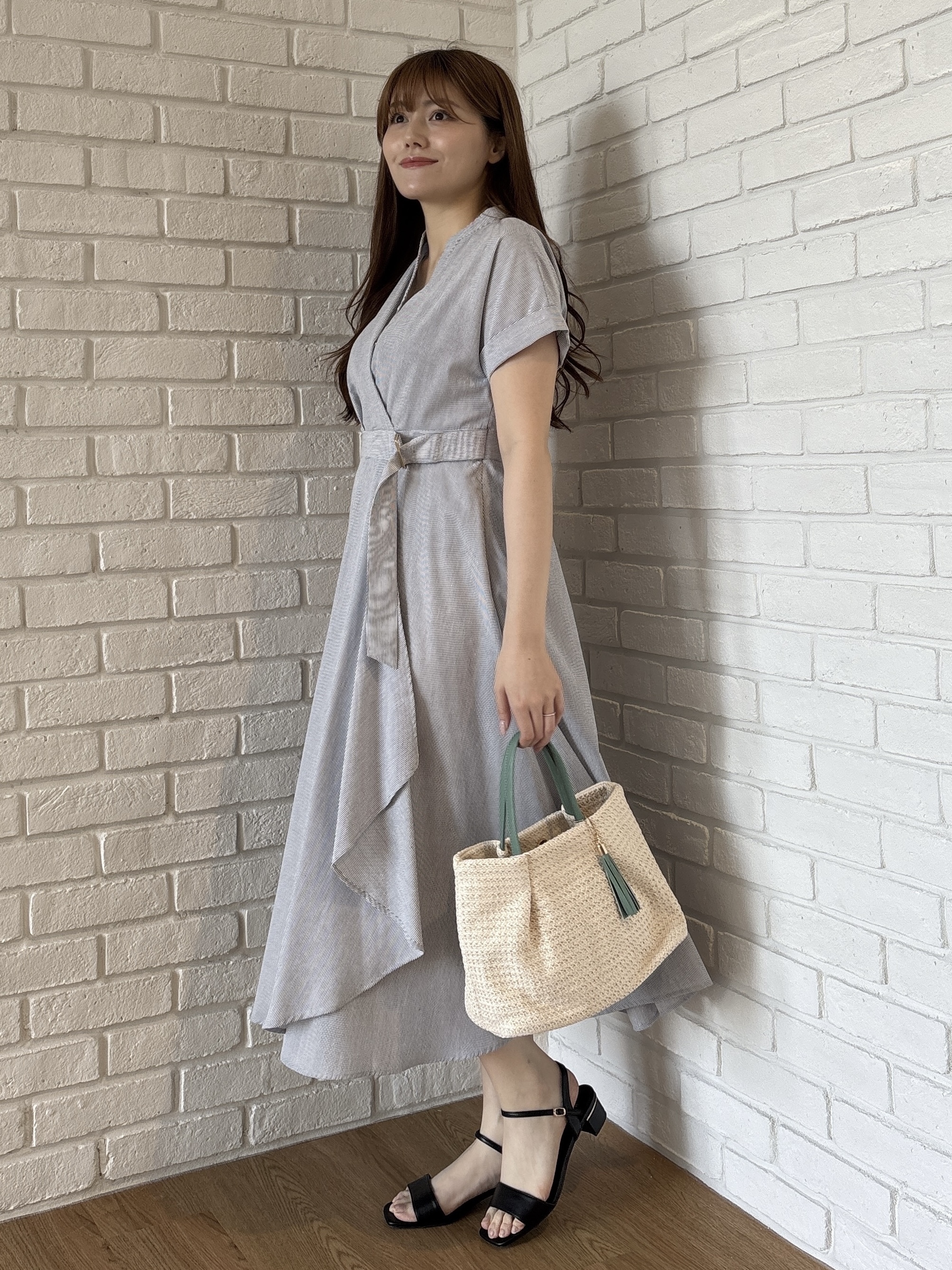 sayaさんの「grove｜【洗える】さらっと軽やか、カシュクール風サッカーワンピース」を使ったコーディネート