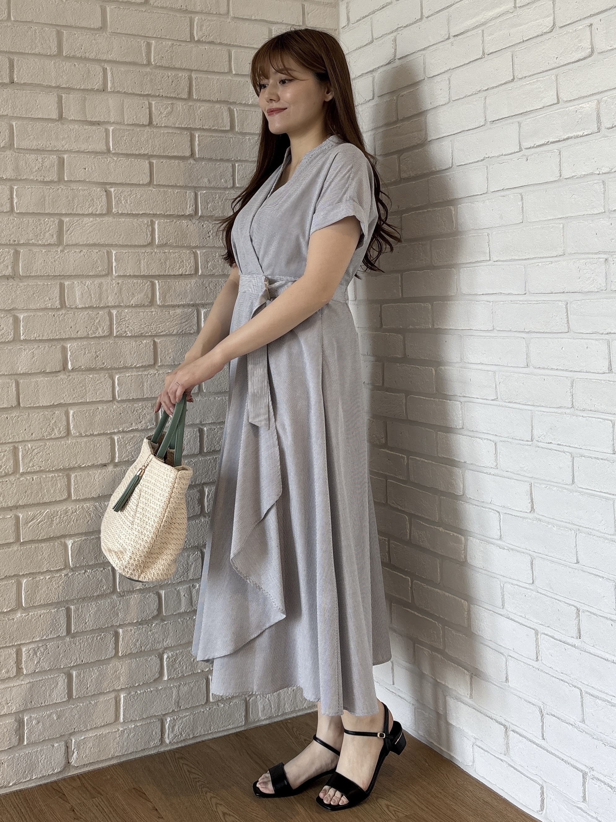 sayaさんの「grove｜【洗える】さらっと軽やか、カシュクール風サッカーワンピース」を使ったコーディネート
