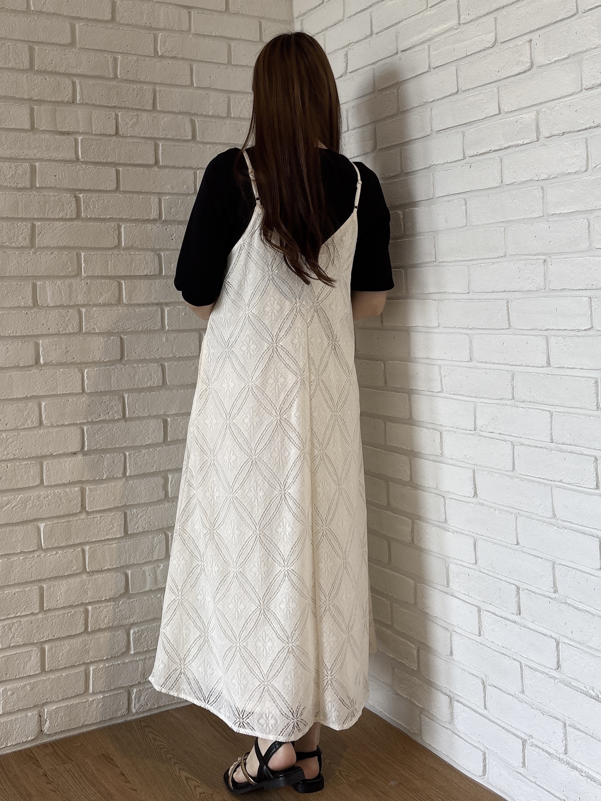 sayaさんの「grove｜【シリーズ累計36万枚/UVカット・ひんやり・洗濯機OK】やわらかドライタッチ 五分袖クルーネックニ」を使ったコーディネート