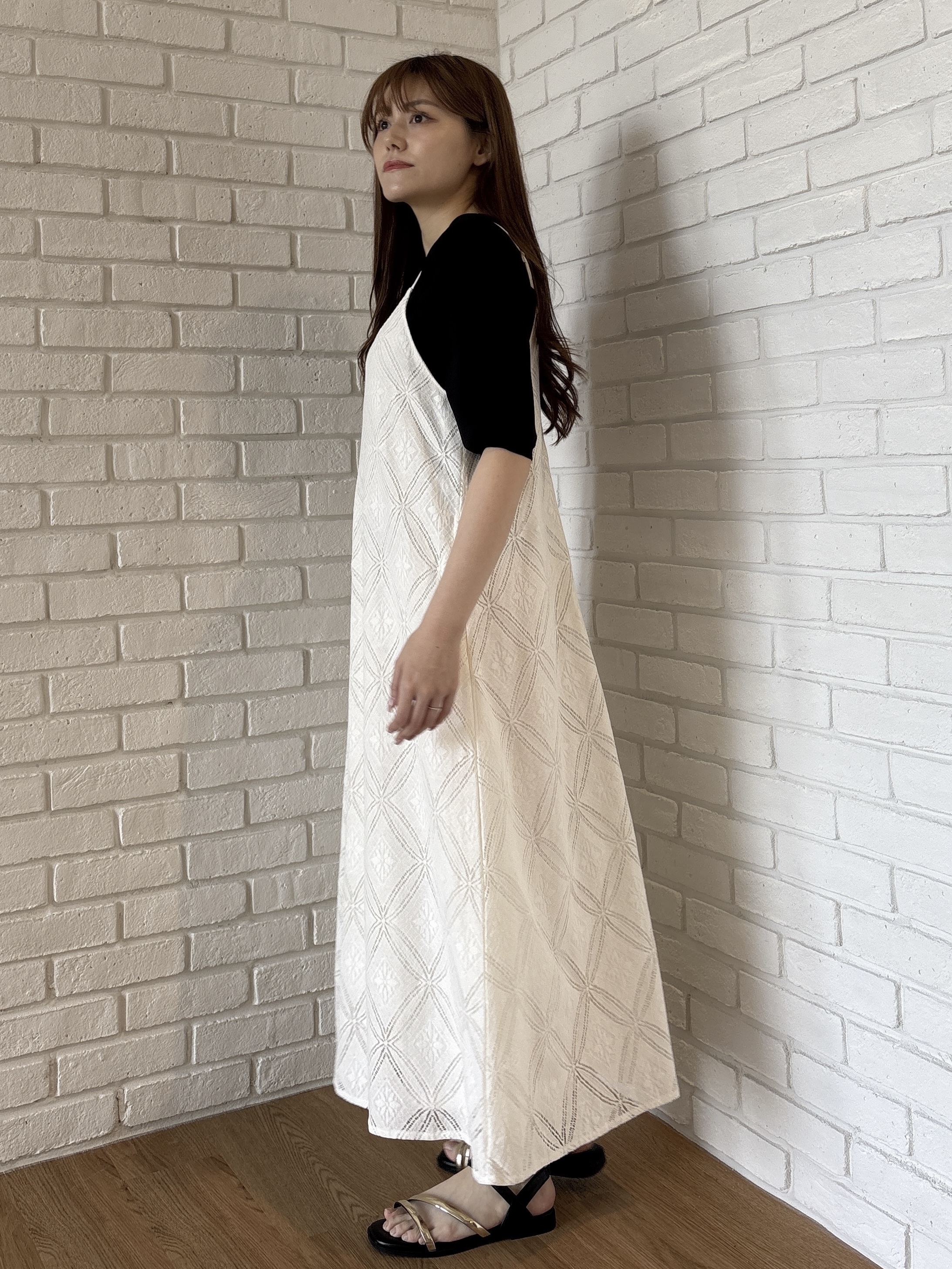 sayaさんの「grove｜【シリーズ累計36万枚/UVカット・ひんやり・洗濯機OK】やわらかドライタッチ 五分袖クルーネックニ」を使ったコーディネート