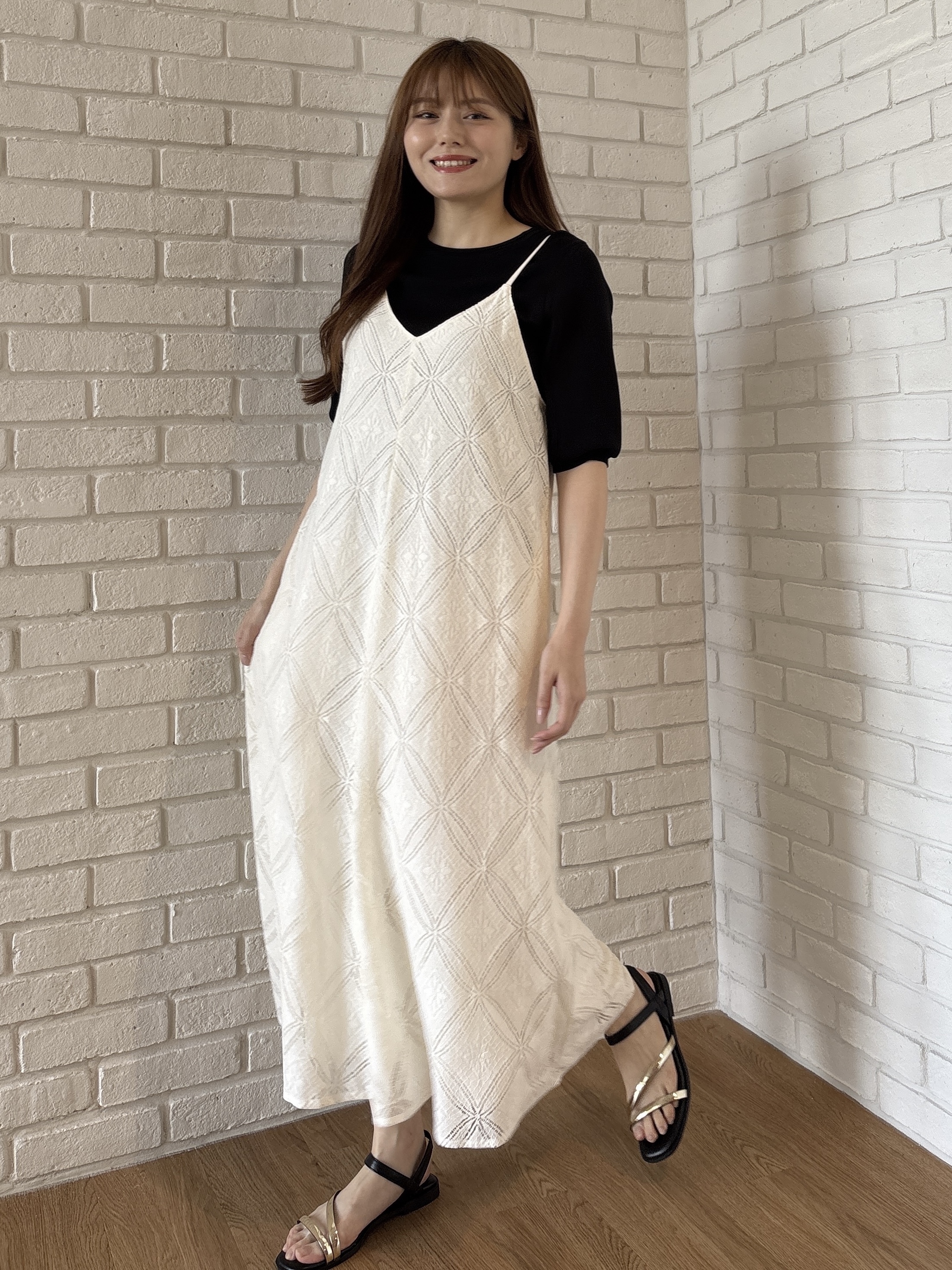 sayaさんの「grove｜【シリーズ累計36万枚/UVカット・ひんやり・洗濯機OK】やわらかドライタッチ 五分袖クルーネックニ」を使ったコーディネート