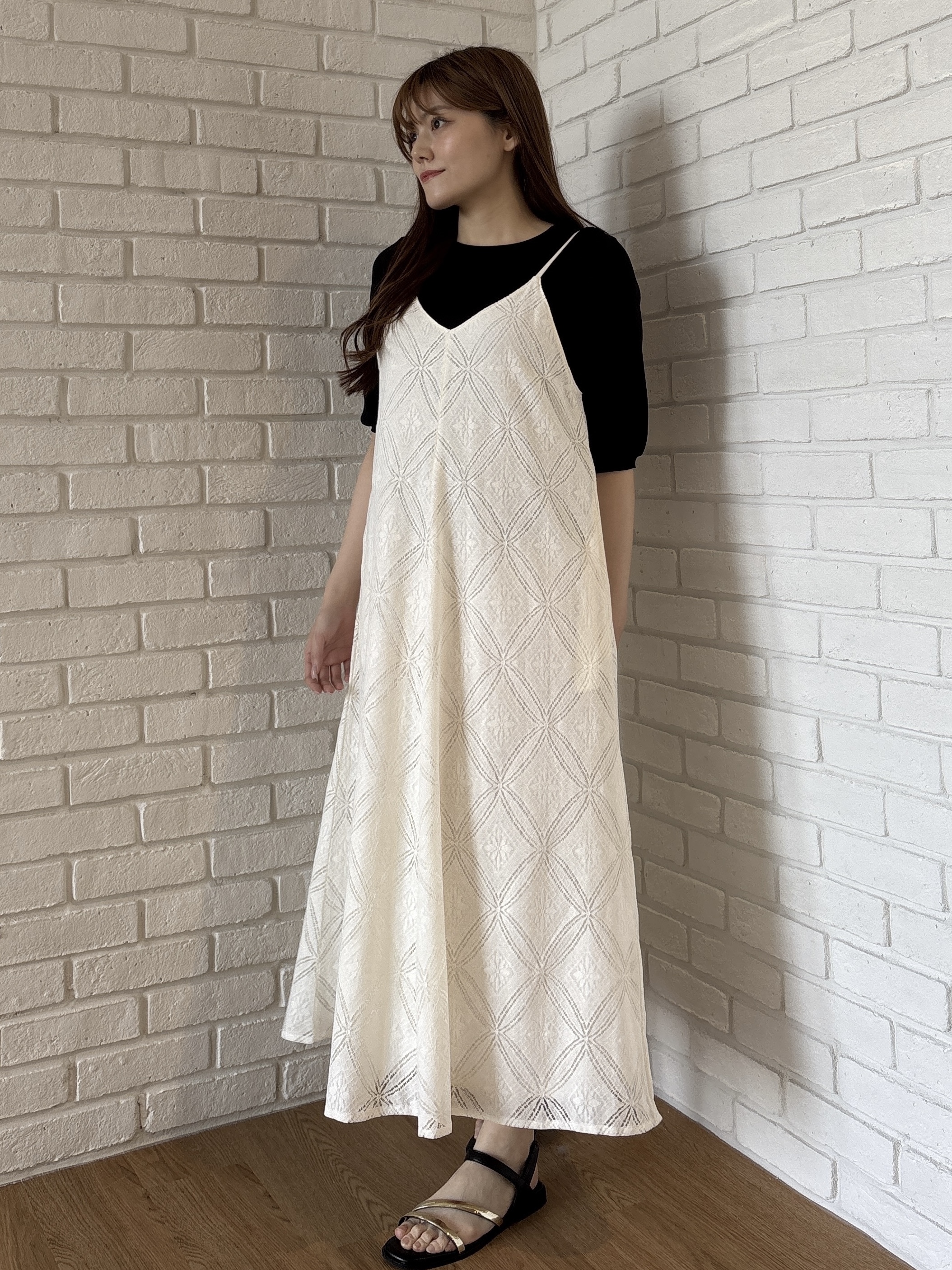 sayaさんの「grove｜【シリーズ累計36万枚/UVカット・ひんやり・洗濯機OK】やわらかドライタッチ 五分袖クルーネックニ」を使ったコーディネート
