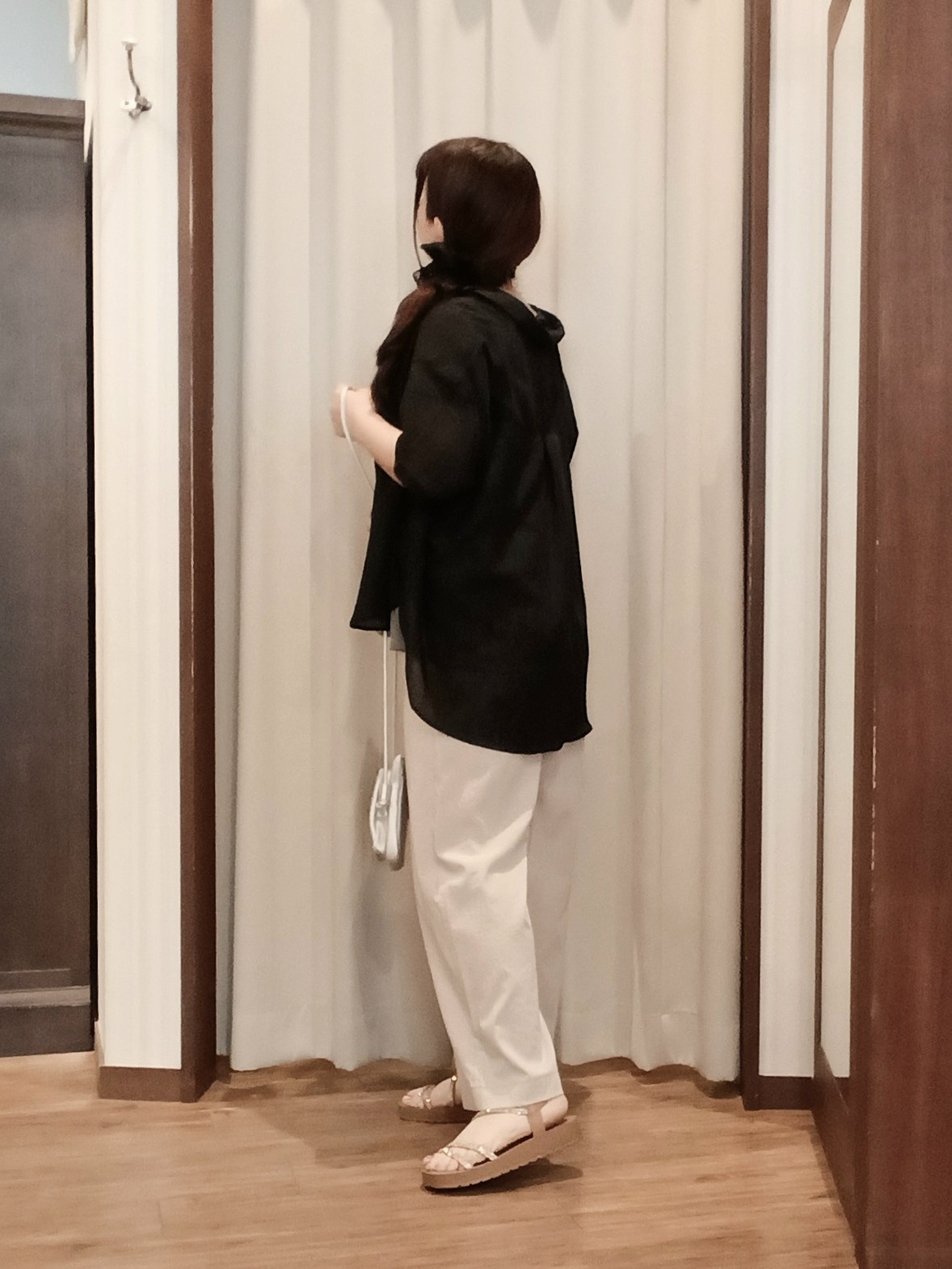みーあさんの「SHOO･LA･RUE｜【ひんやり/S-LL】1枚でインせず決まる きらきらビスチェ風Tシャツ」を使ったコーディネート