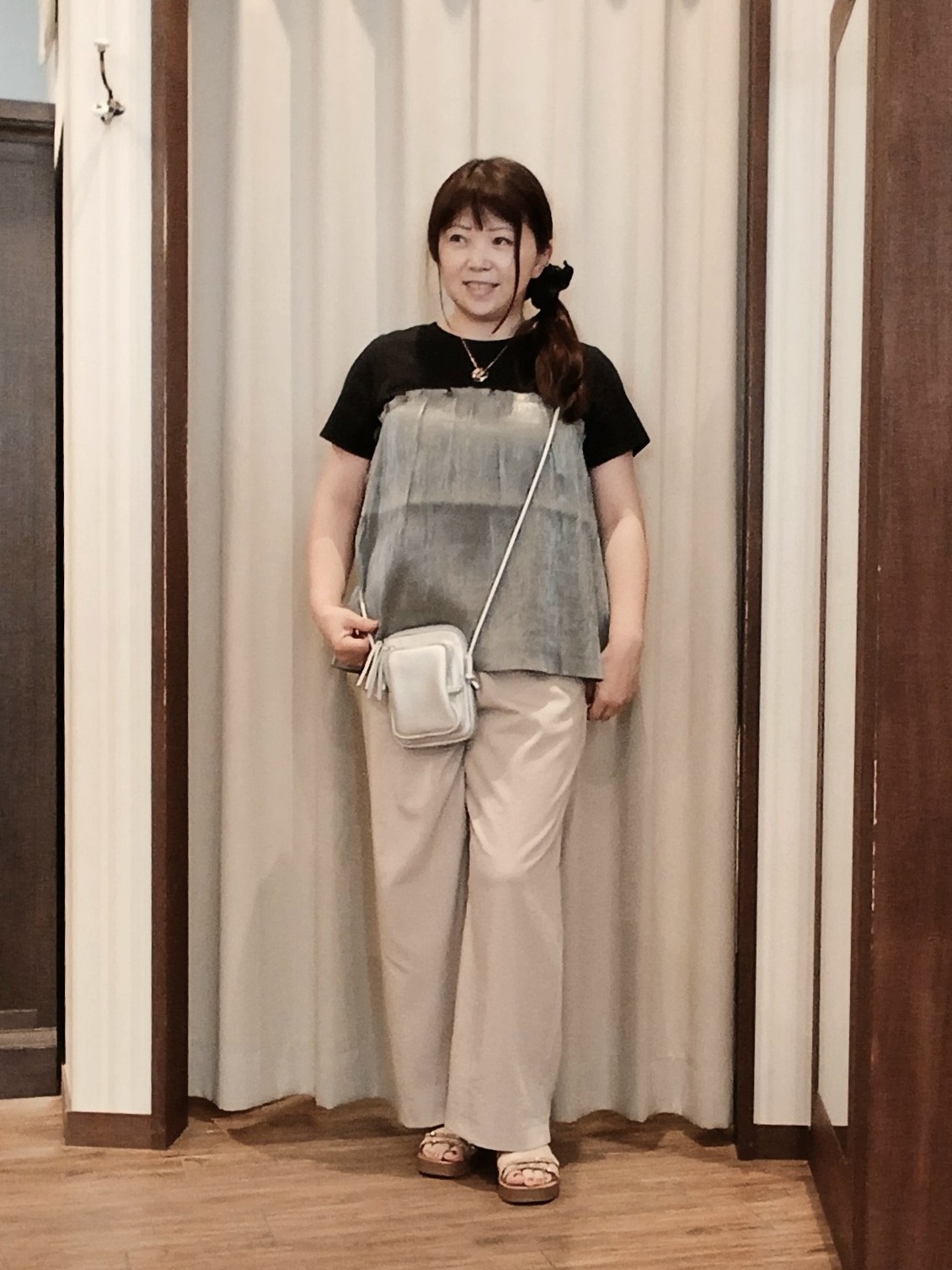 みーあさんの「SHOO･LA･RUE｜【ひんやり/S-LL】1枚でインせず決まる きらきらビスチェ風Tシャツ」を使ったコーディネート