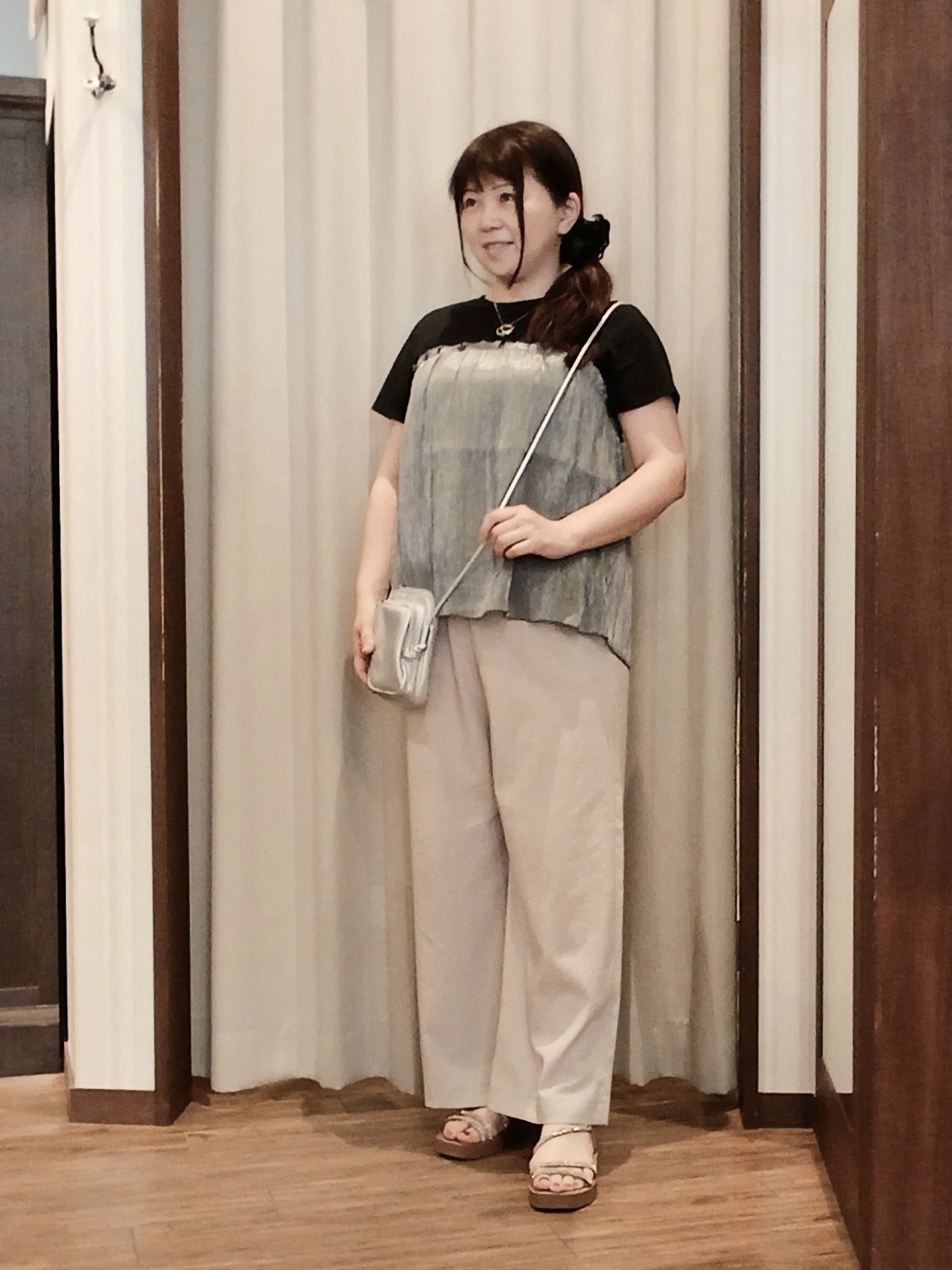 みーあさんの「SHOO･LA･RUE｜【ひんやり/S-LL】1枚でインせず決まる きらきらビスチェ風Tシャツ」を使ったコーディネート