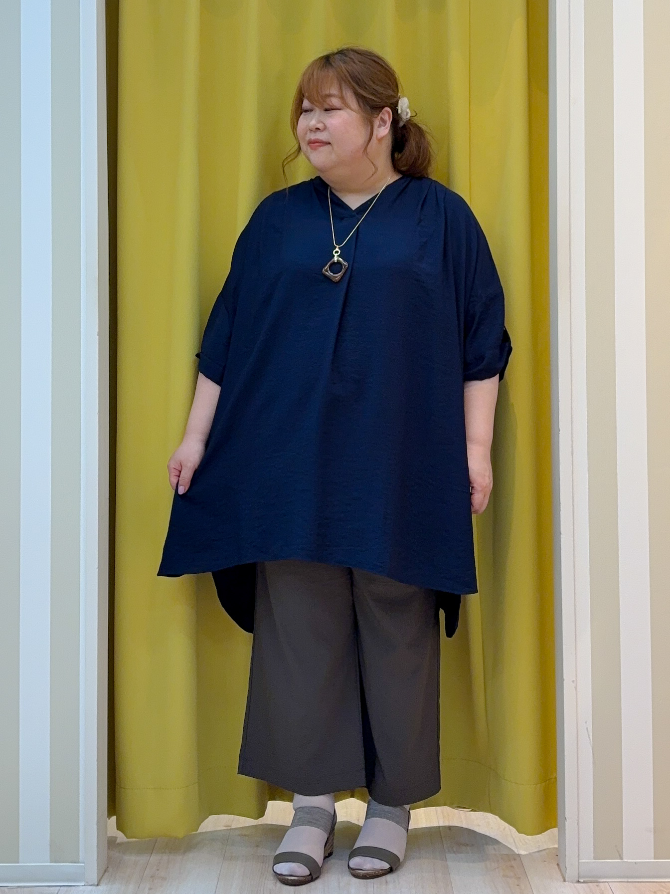 kotoさんさんの「SHOO･LA･RUE｜【ひんやり/S-LL/洗濯機可】体型カバー叶える 大人のゆるドルマンチュニック」を使ったコーディネート