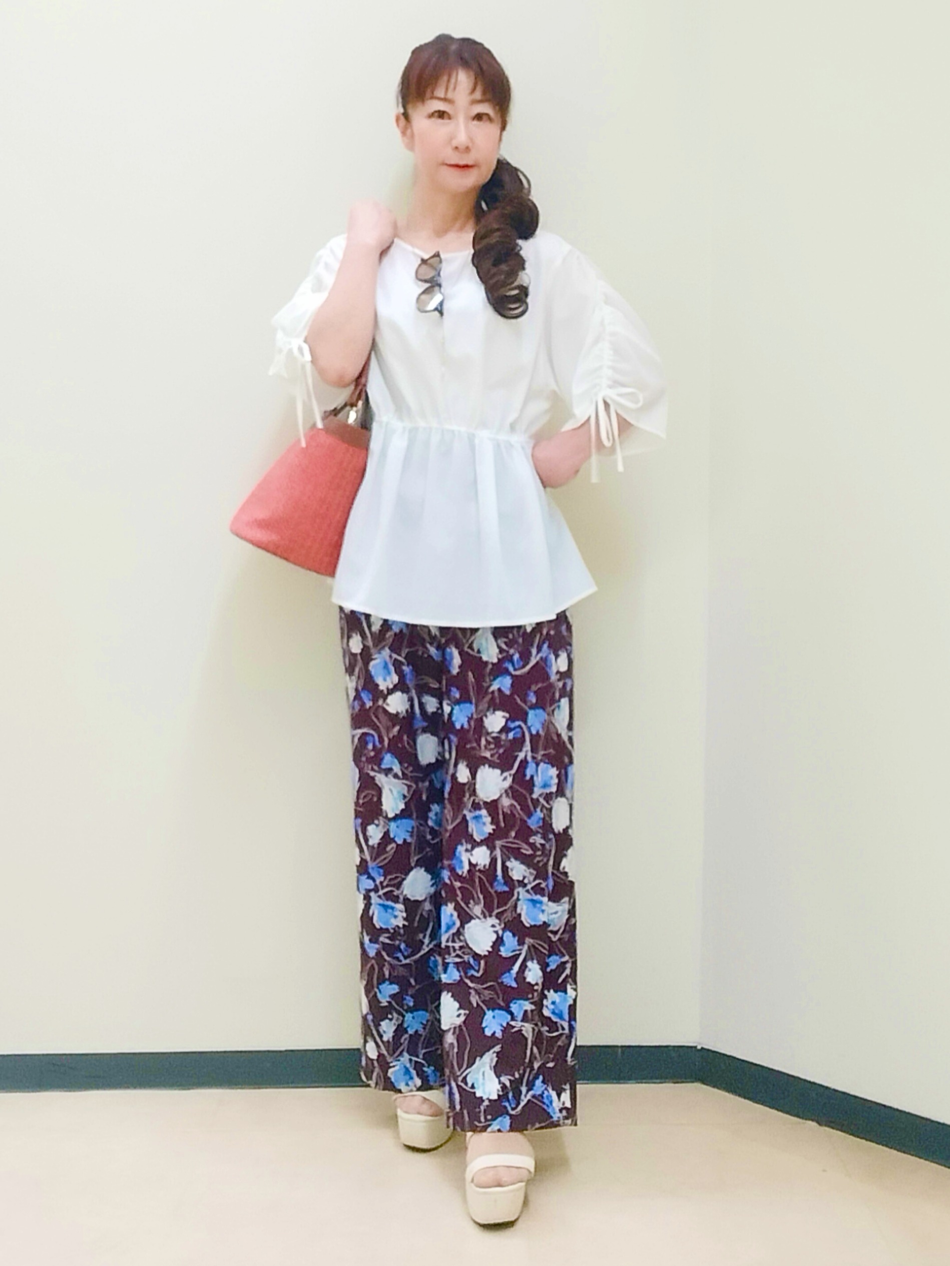 花さんの「Reflect｜【セットアップ可】ボタニカル調プリントワイドパンツ」を使ったコーディネート