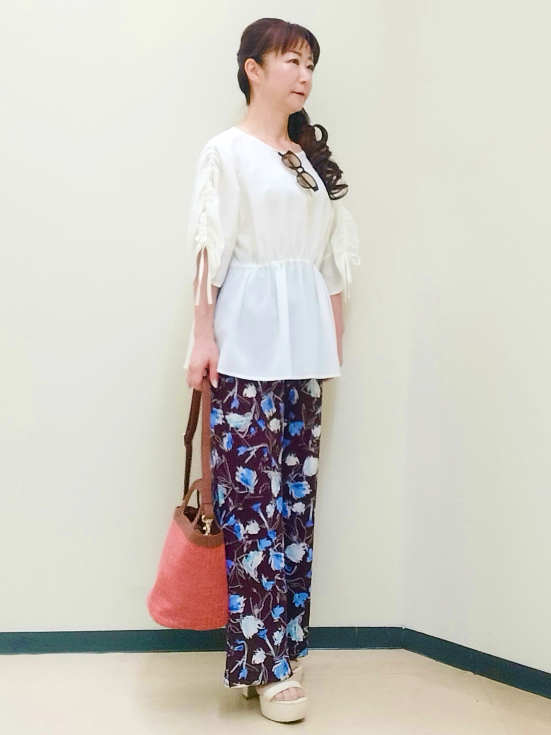 花さんの「Reflect｜【セットアップ可】ボタニカル調プリントワイドパンツ」を使ったコーディネート