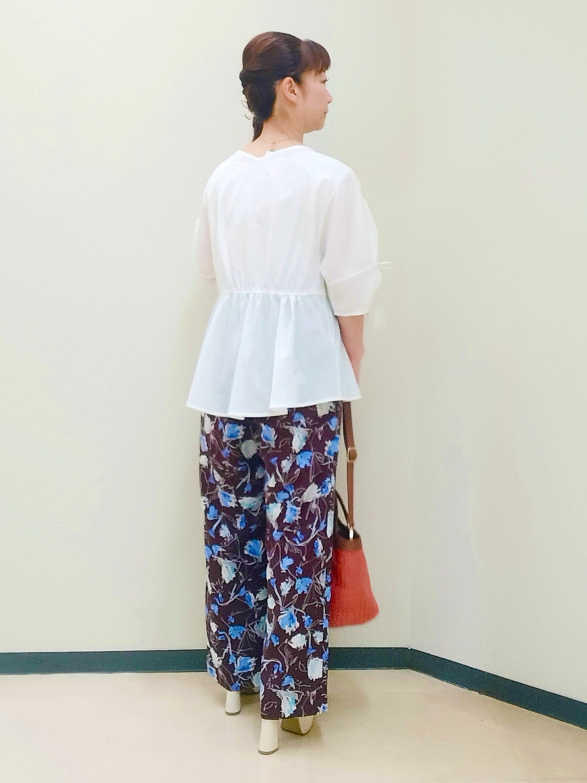 花さんの「Reflect｜【セットアップ可】ボタニカル調プリントワイドパンツ」を使ったコーディネート