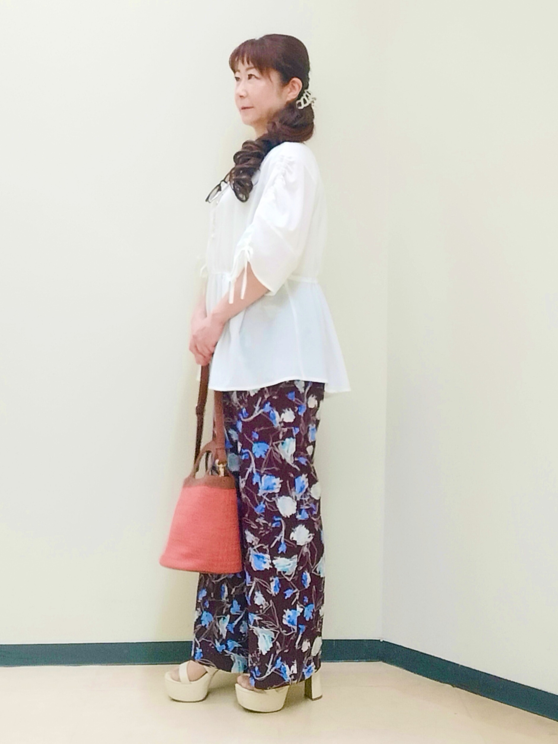 花さんの「Reflect｜【セットアップ可】ボタニカル調プリントワイドパンツ」を使ったコーディネート