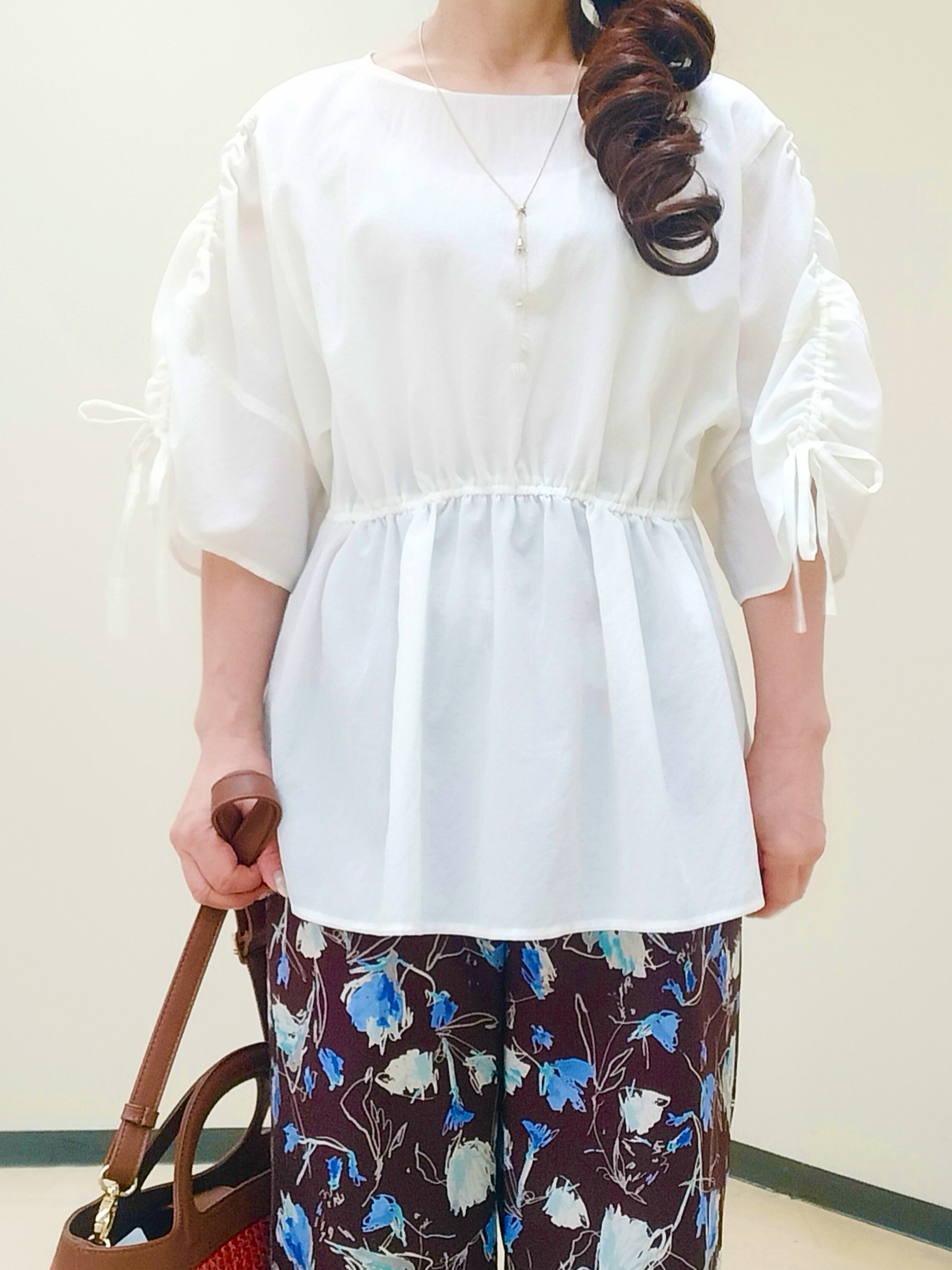 花さんの「Reflect｜【セットアップ可】ボタニカル調プリントワイドパンツ」を使ったコーディネート