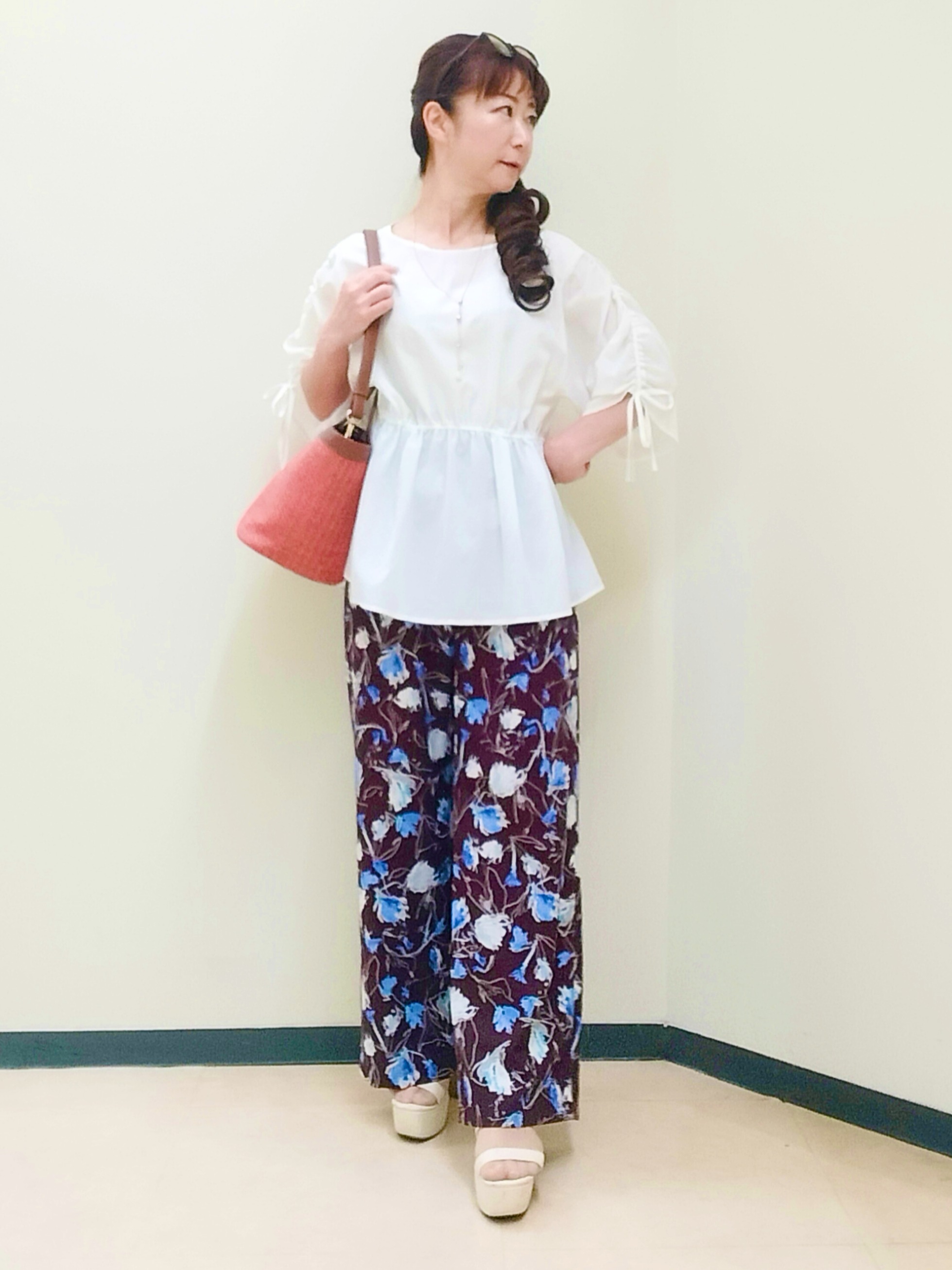 花さんの「Reflect｜【セットアップ可】ボタニカル調プリントワイドパンツ」を使ったコーディネート