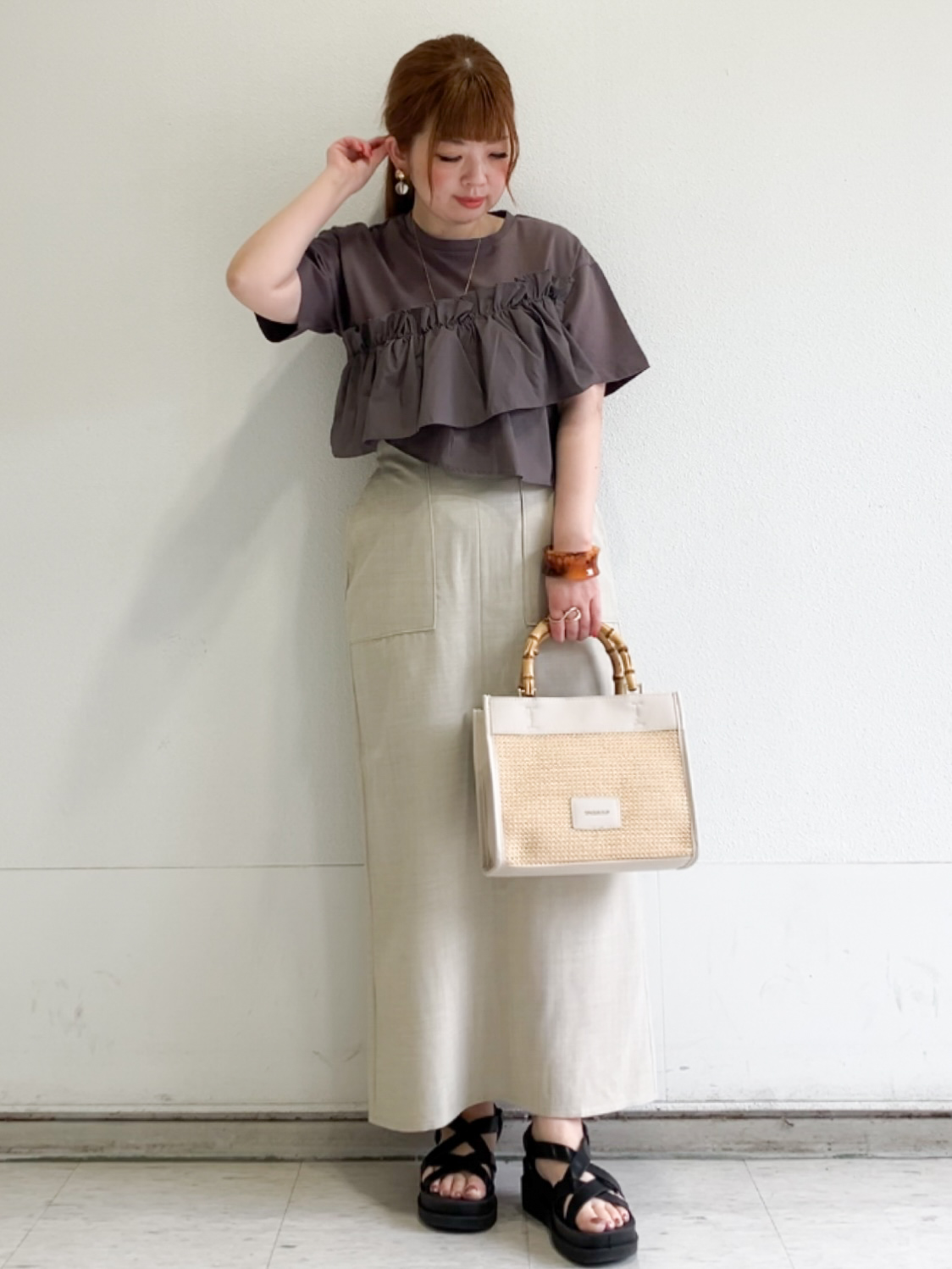 MIPPOさんの「index｜【接触冷感】アシメフリルドッキングカットソー《洗濯機OK》」を使ったコーディネート