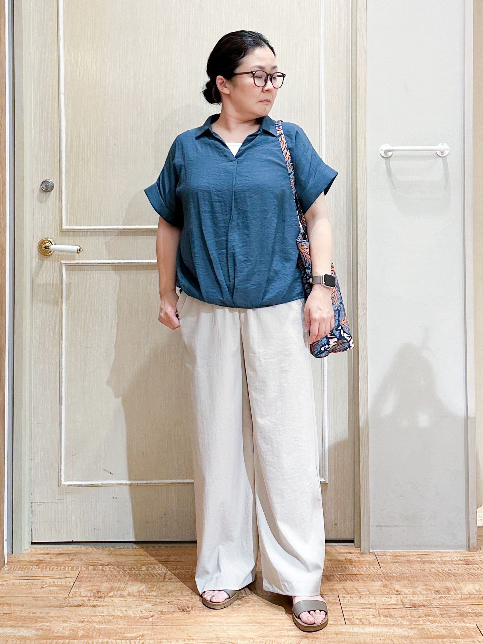 umeさんの「SHOO･LA･RUE｜【ひんやり/S-LL/洗濯機可】インせず着られる 裾タック スキッパーシャツ」を使ったコーディネート