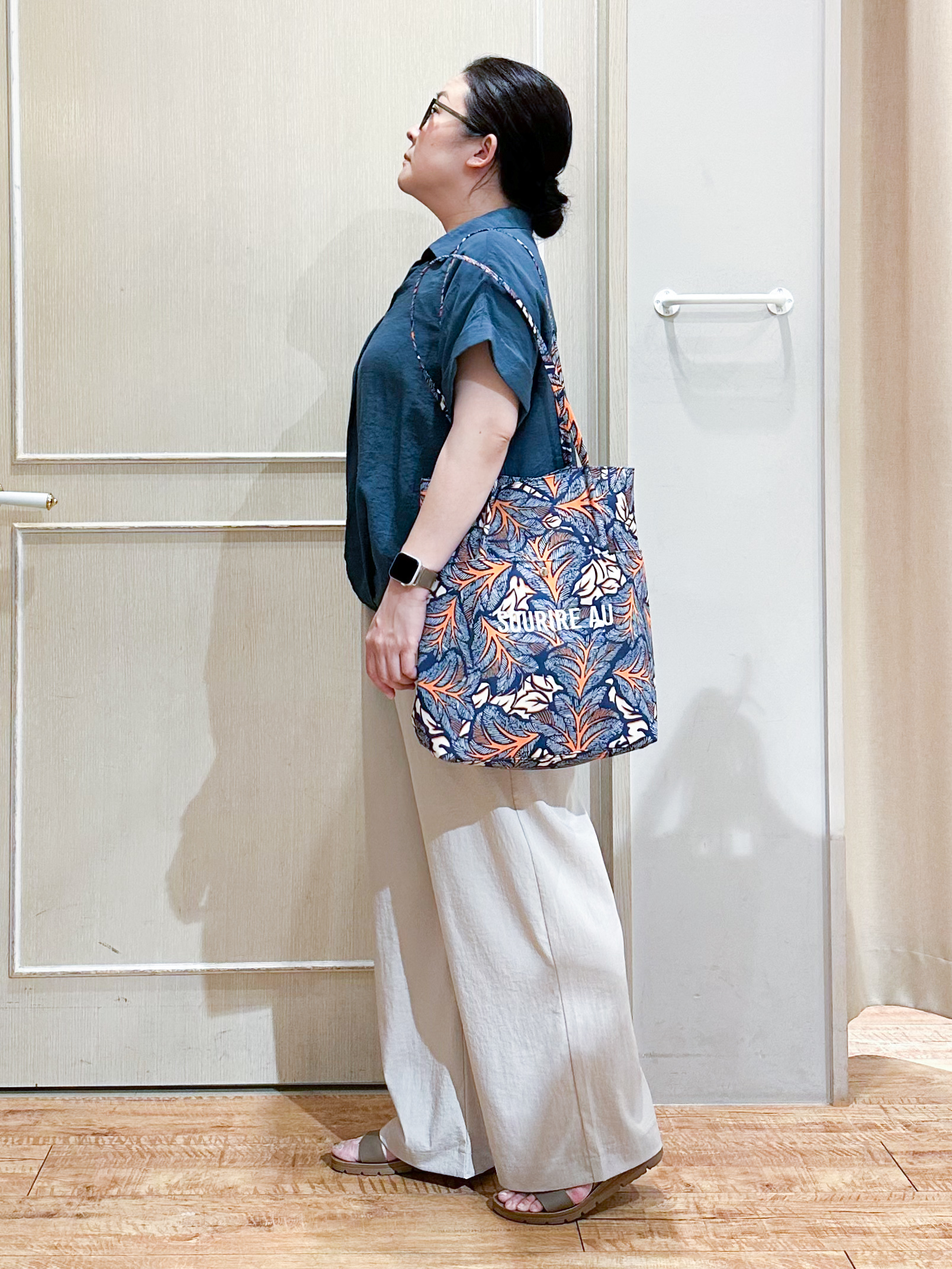 umeさんの「SHOO･LA･RUE｜【ひんやり/S-LL/洗濯機可】インせず着られる 裾タック スキッパーシャツ」を使ったコーディネート