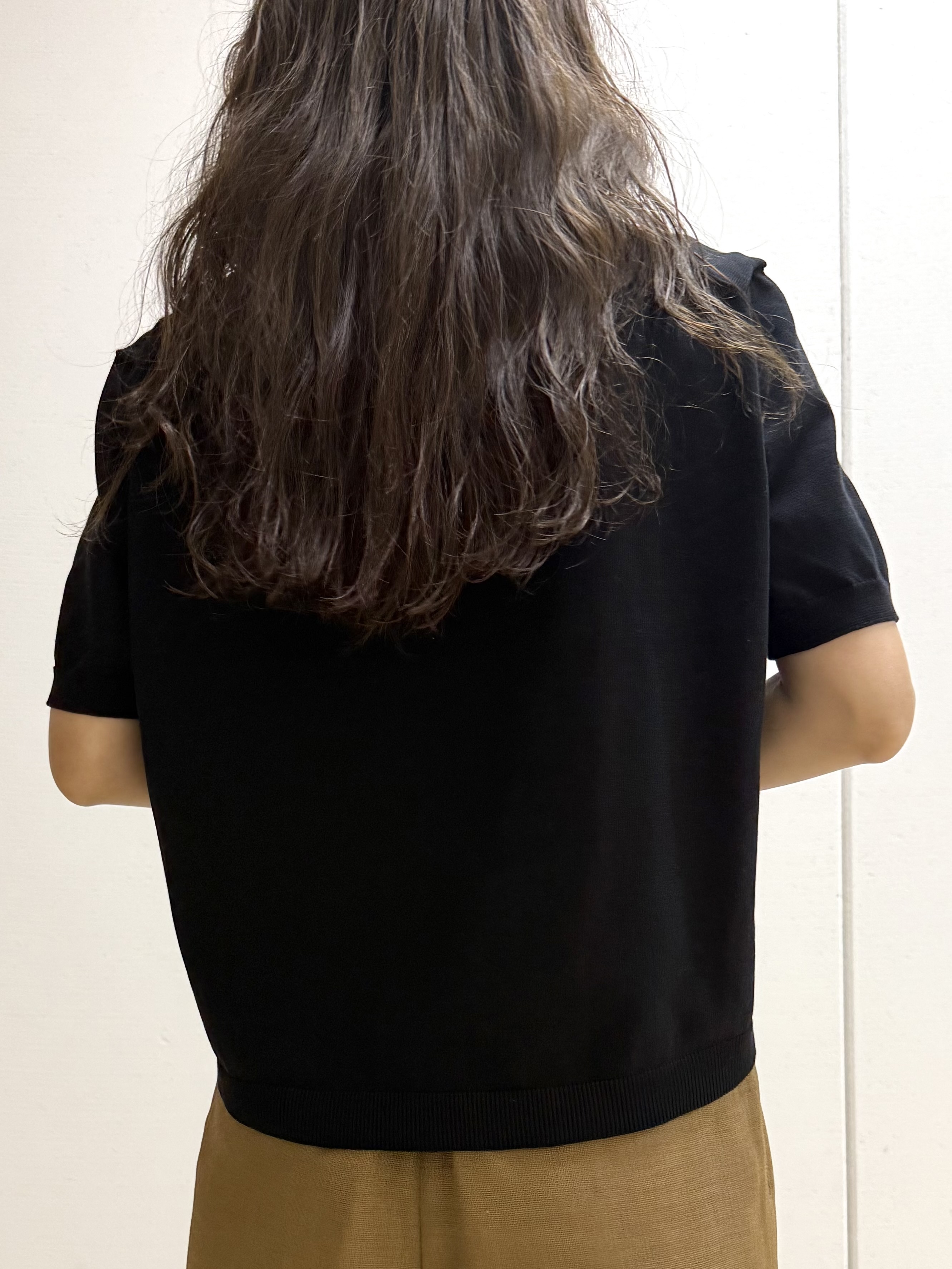 mamiさんの「INDIVI｜【洗える／コットン】ドライタッチさらりポロ襟ニットT」を使ったコーディネート