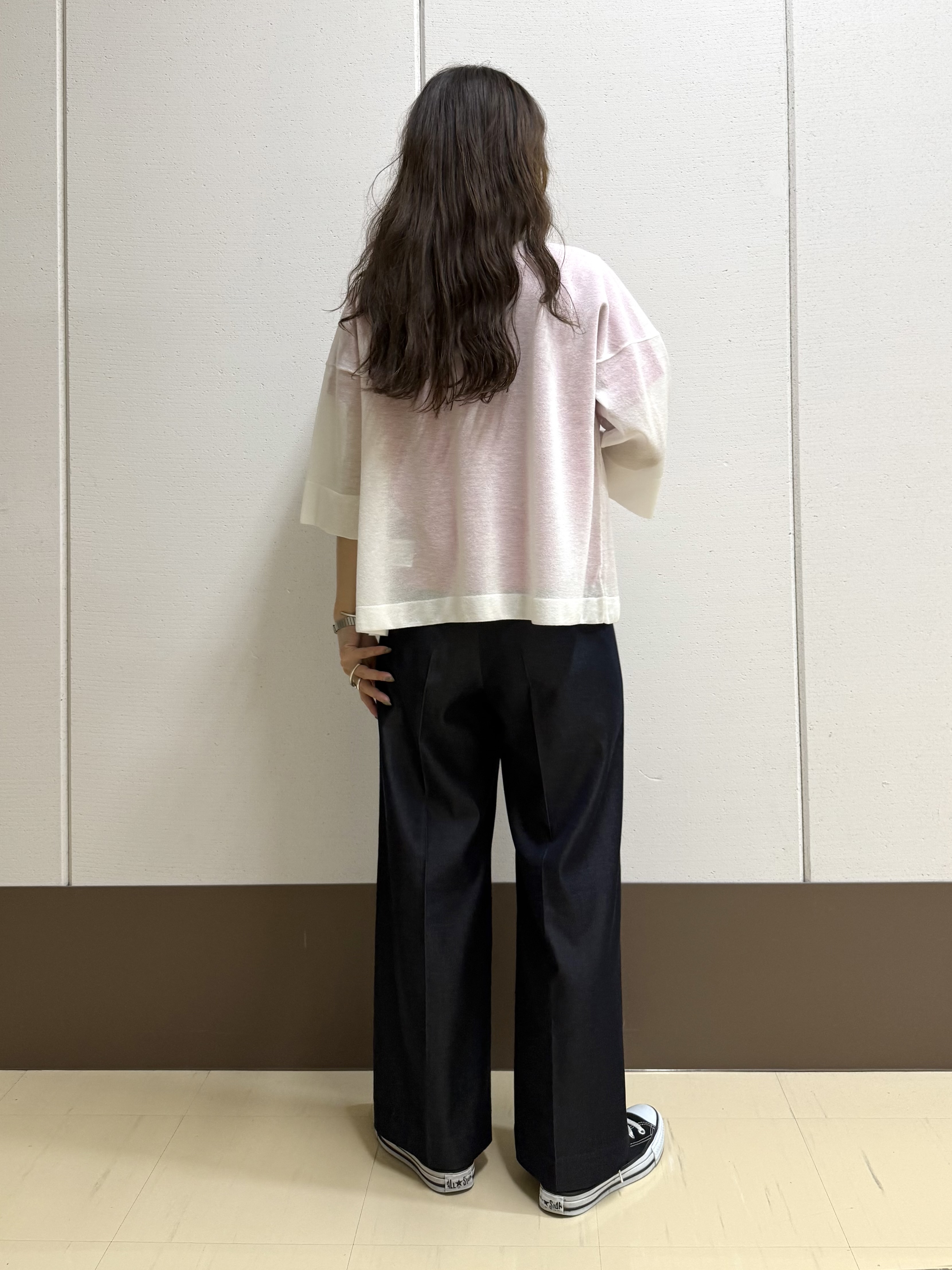 mamiさんの「INDIVI｜【洗える／シアー】衿付きシャツライクニットカーディガン」を使ったコーディネート