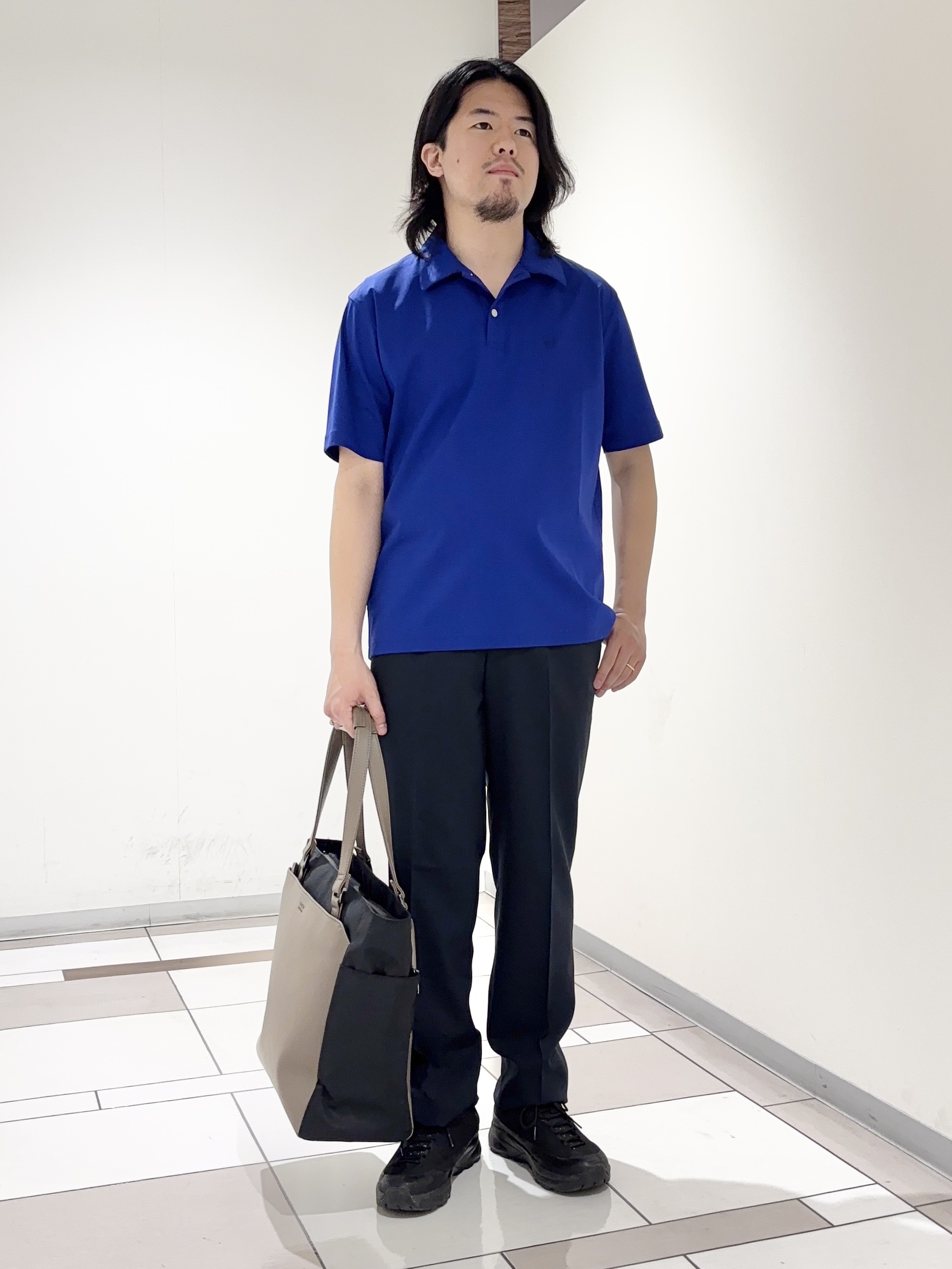 及川さんの「TAKEO KIKUCHI｜【接触冷感】アイスクリアコットン ワンポイント ポロシャツ」を使ったコーディネート