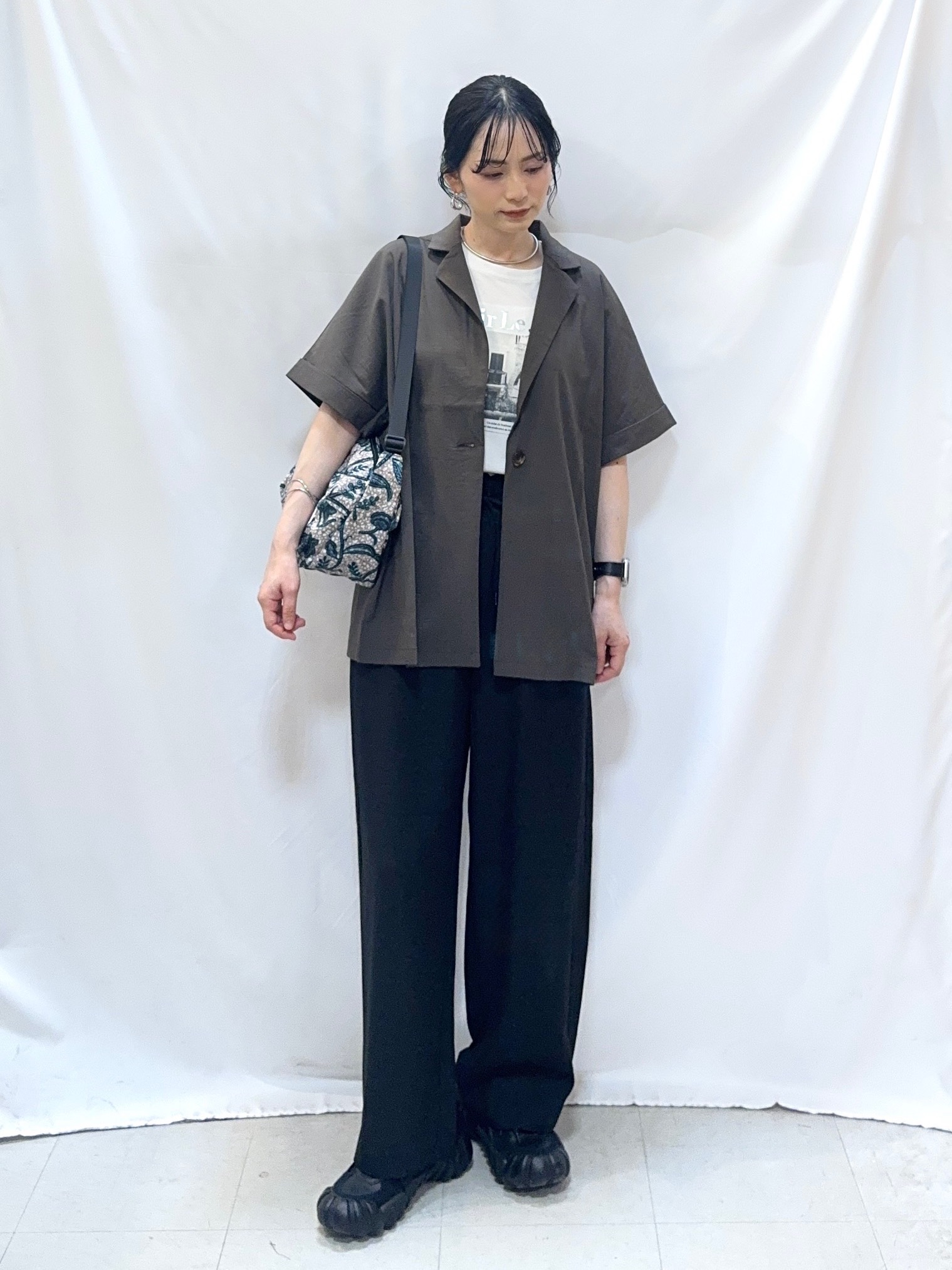 𝐇𝐢𝐫𝐨𝐦𝐢さんの「SHOO･LA･RUE｜【高レビュー/洗濯機可/セットアップ可】軽凛(かろりん) ひんやり半袖ジャケット」を使ったコーディネート