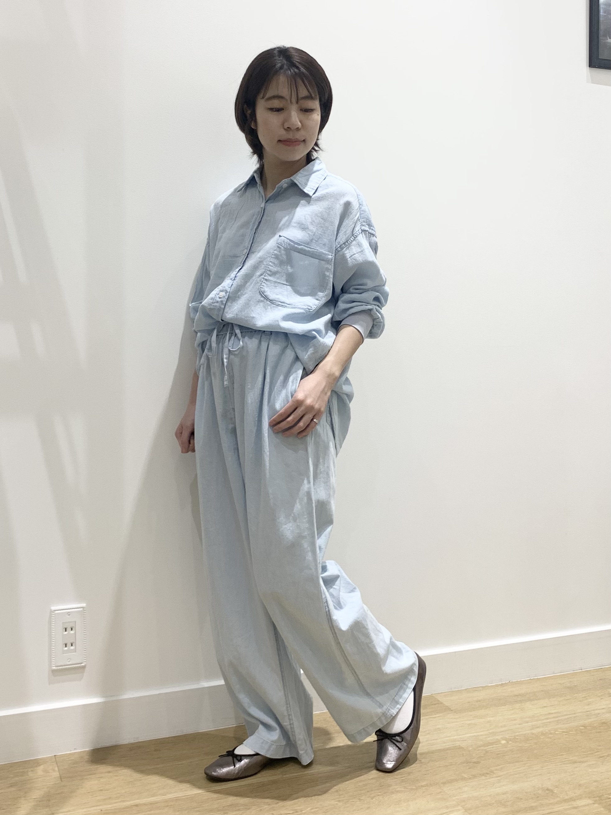 IMARIさんの「Dessin｜【セットアップ可/洗える】2オンスシアーデニムシャツ」を使ったコーディネート