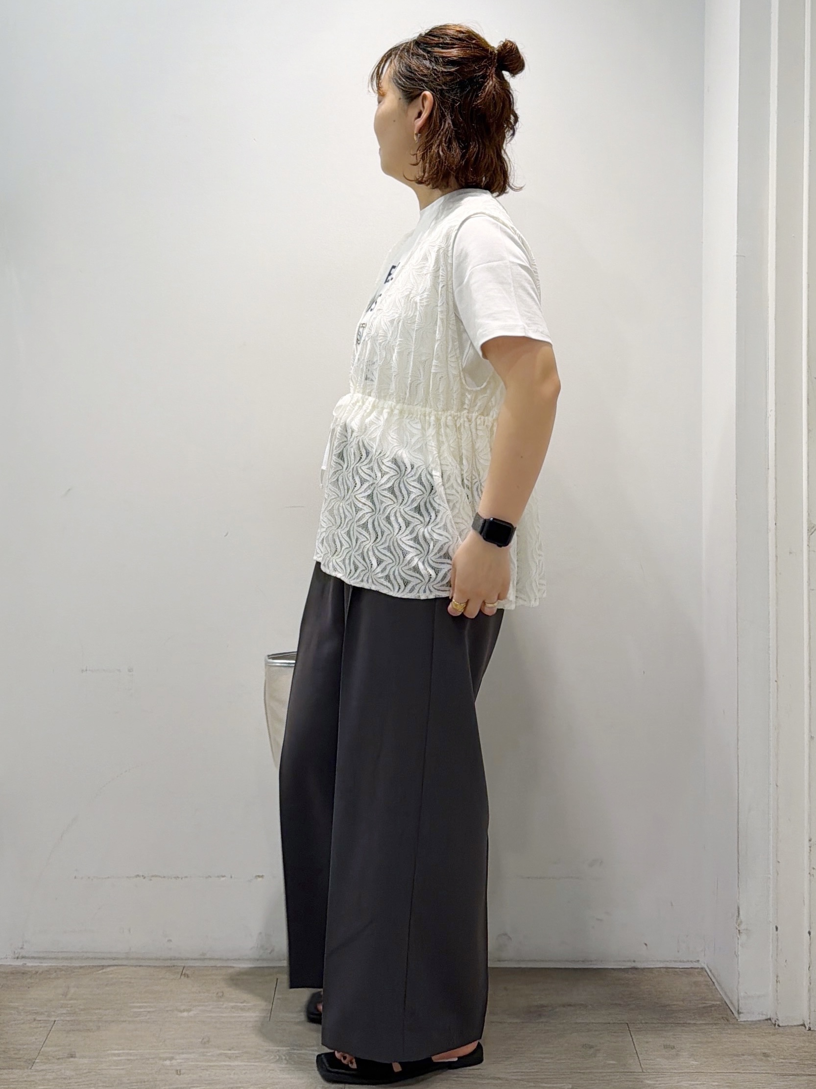 sumicaさんの「OPAQUE.CLIP｜レースペプラムジレ【洗濯機OK】」を使ったコーディネート