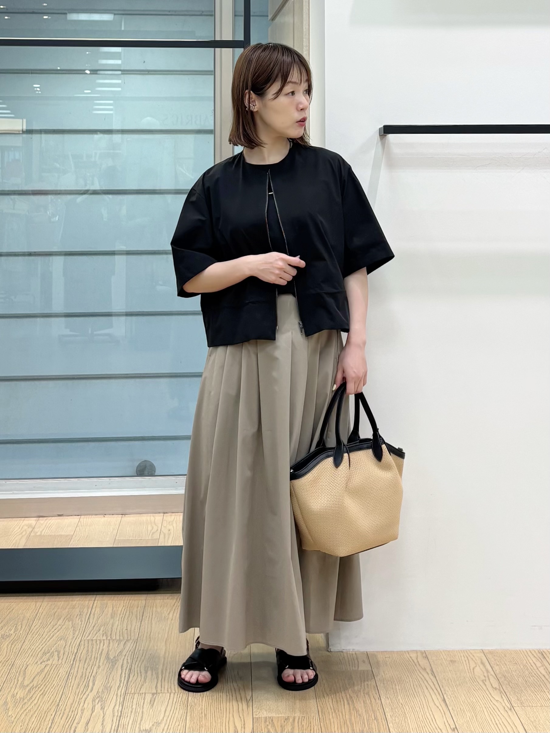 asamiさんの「INDIVI｜【洗える／シアーチェック柄】異素材コンビスリーブトップス」を使ったコーディネート