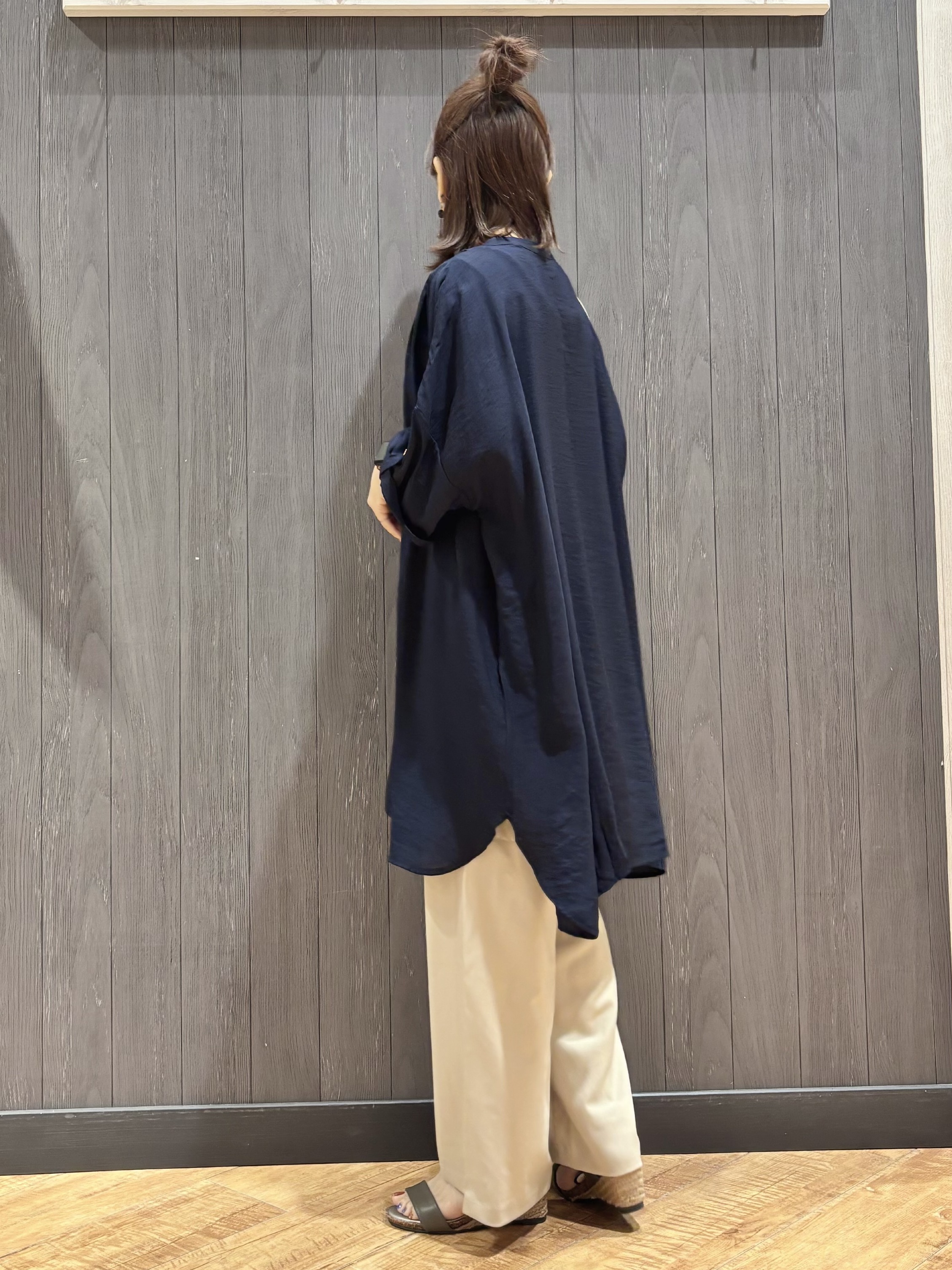 meiさんの「SHOO･LA･RUE｜【ひんやり/S-LL/洗濯機可】体型カバー叶える 大人のゆるドルマンチュニック」を使ったコーディネート