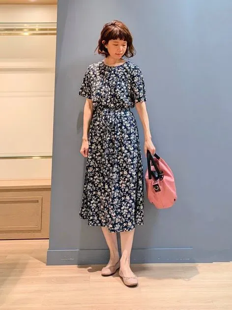 Laura Ashley（ローラ アシュレイ）の通販 | ワールド オンライン