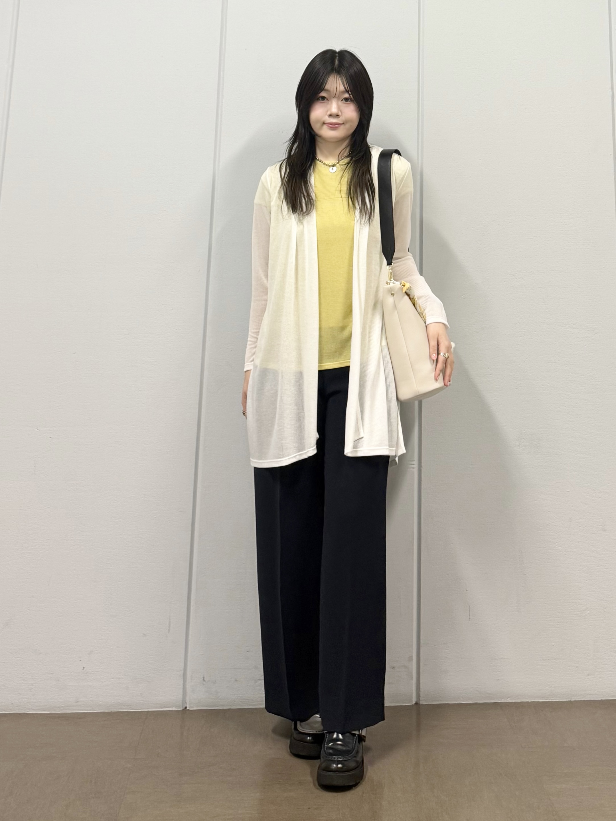 mizukiさんの「INDIVI｜【洗える／アンサンブル可能】シアースストライプトップス」を使ったコーディネート