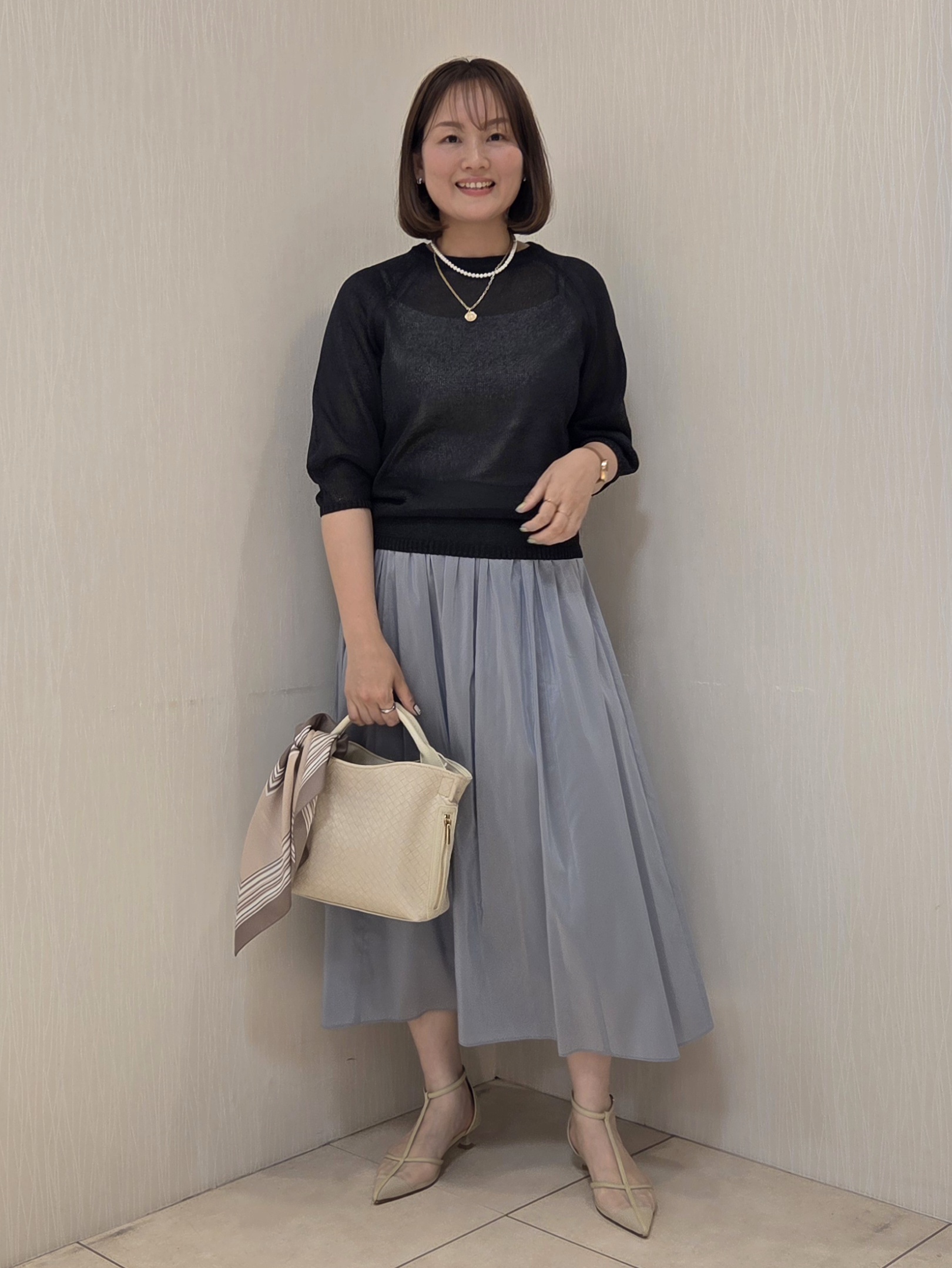 naokoさんの「UNTITLED｜【セットアップ可/後ろウエストゴム/光沢感】ローンフレアスカート」を使ったコーディネート