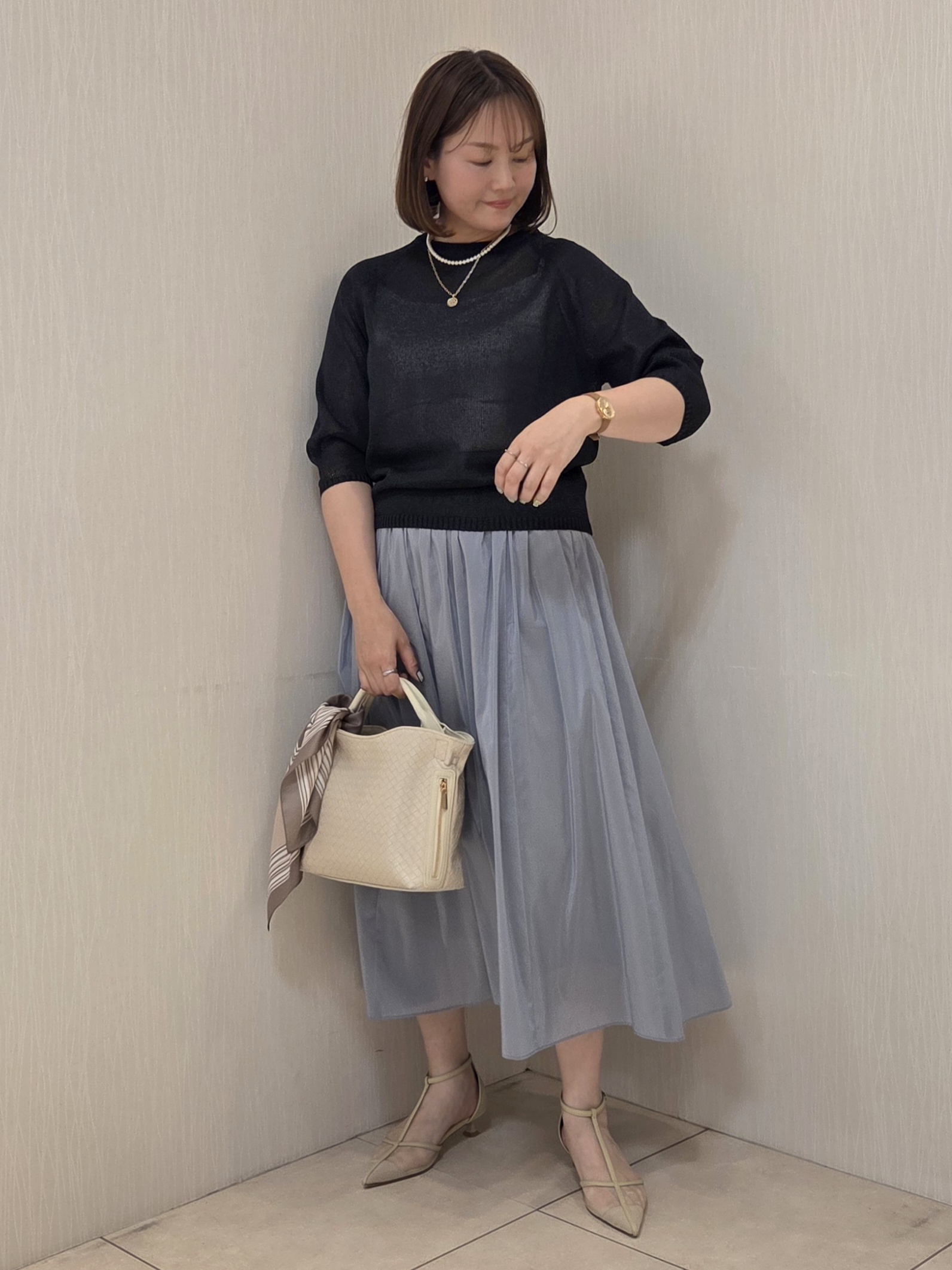 naokoさんの「UNTITLED｜【セットアップ可/後ろウエストゴム/光沢感】ローンフレアスカート」を使ったコーディネート